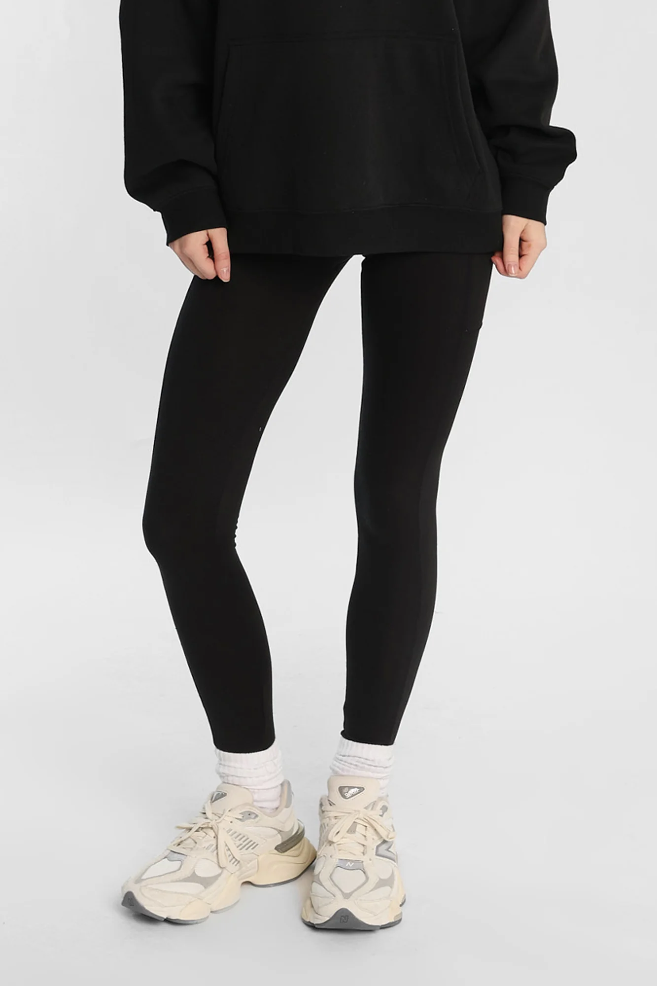 Super Soft Fleeceback Pocket Leggings - Image 2