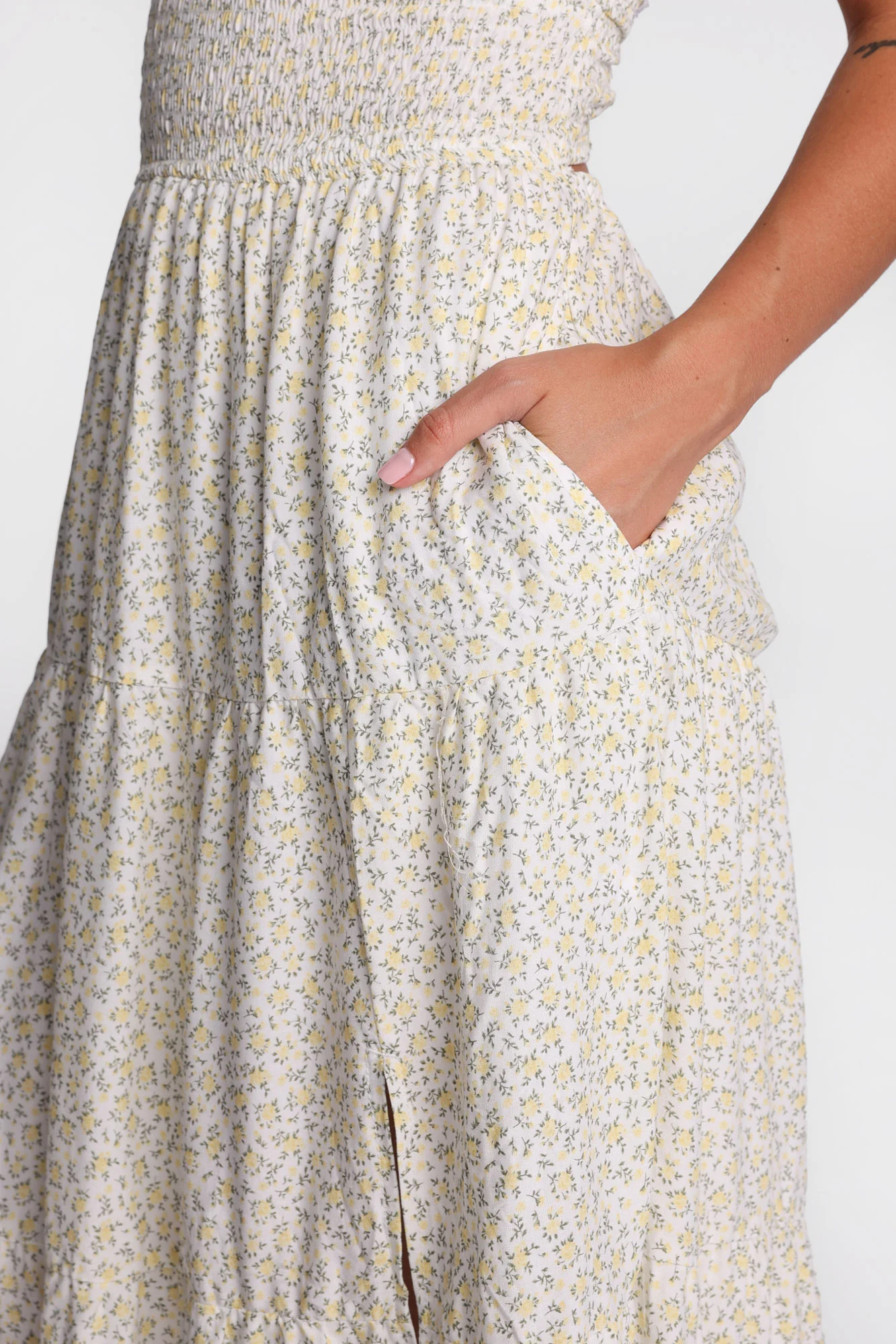 Robe maxi dos croisé à taille smockée - Image 17