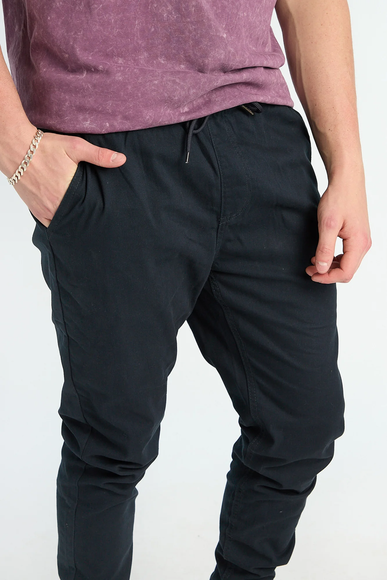 Jogger en sergé coupe slim - Image 23