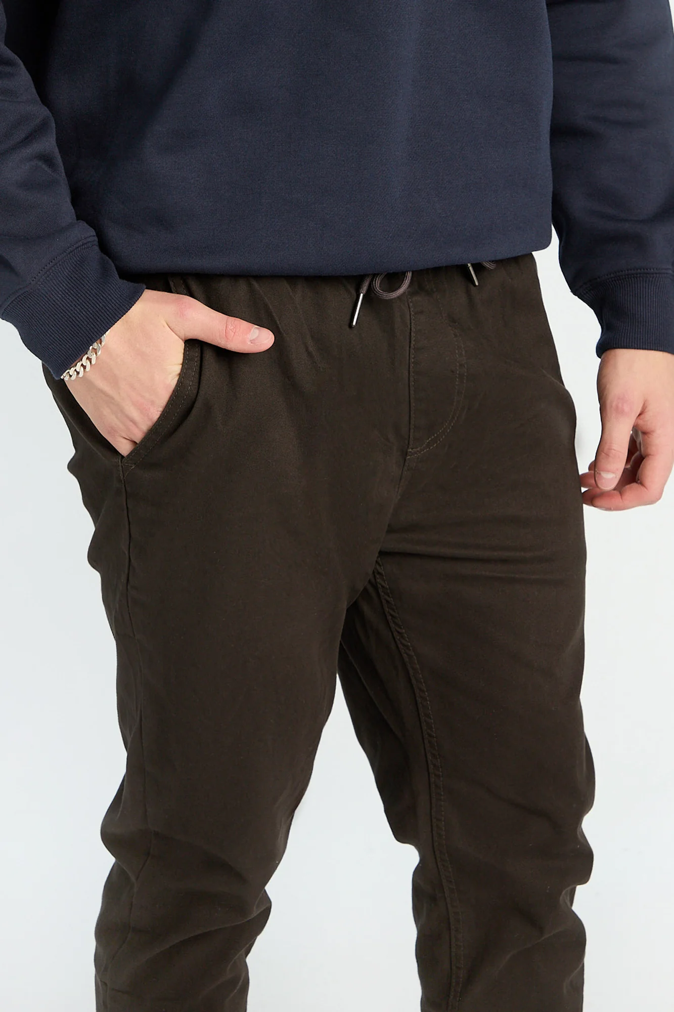 Jogger en sergé coupe slim - Image 6