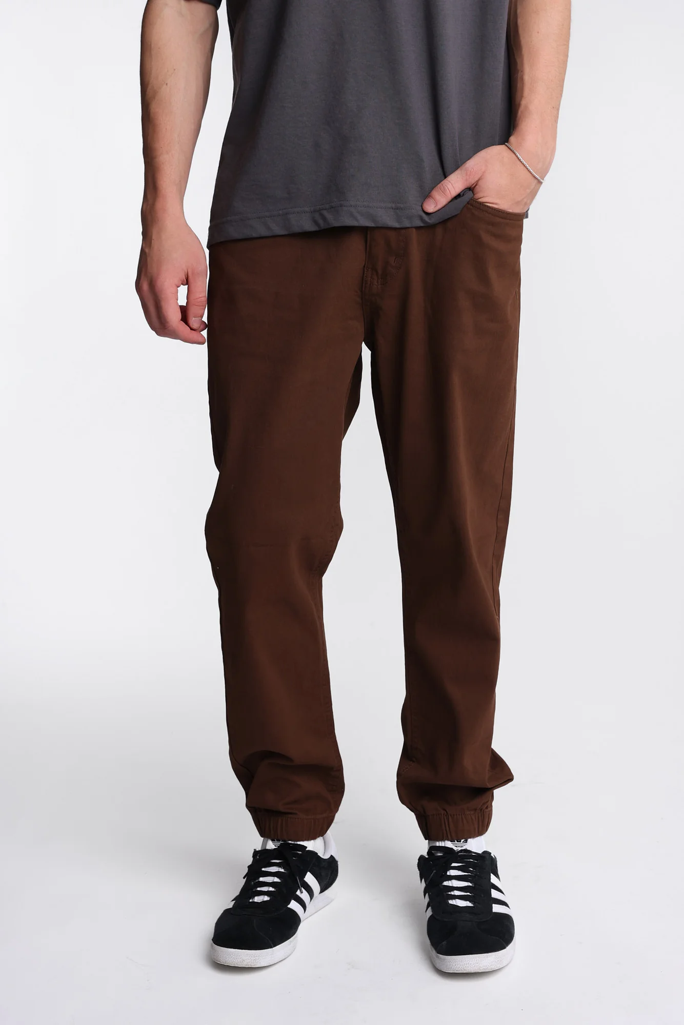 Jogger en sergé décontracté - Image 15