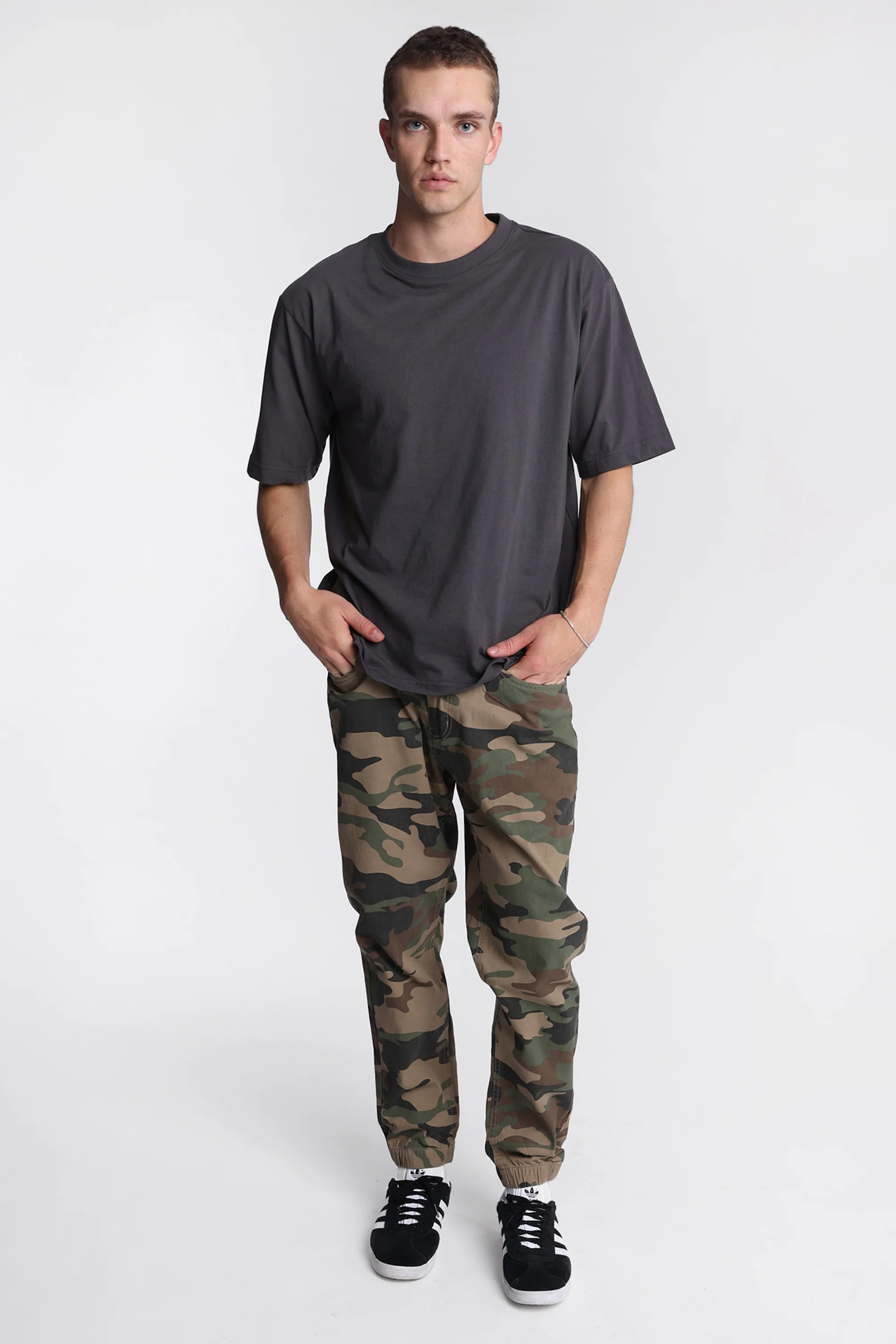 Relaxed Twill Jogger - Image 21