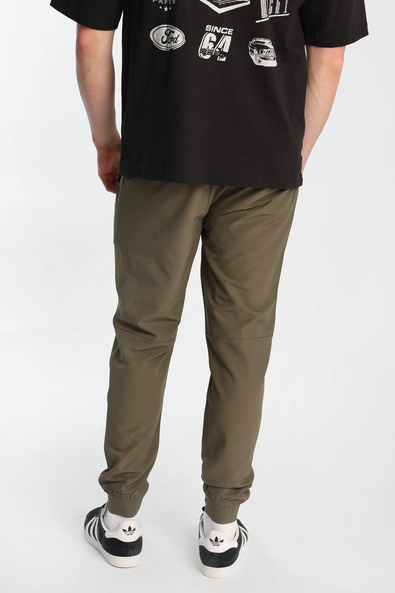 Traveler Jogger - Image 15
