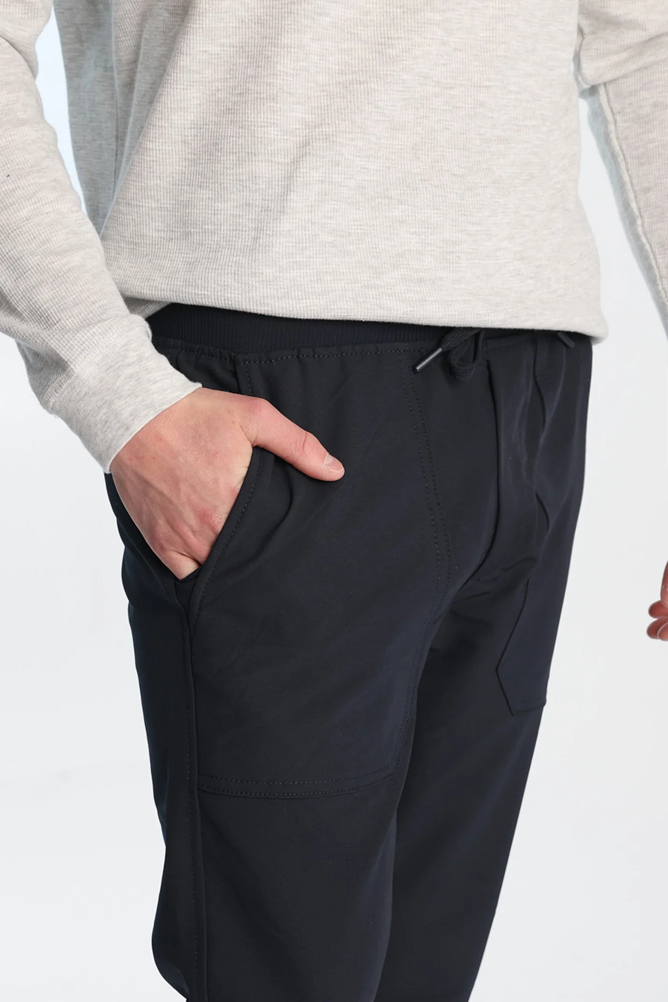 Traveler Jogger - Image 18