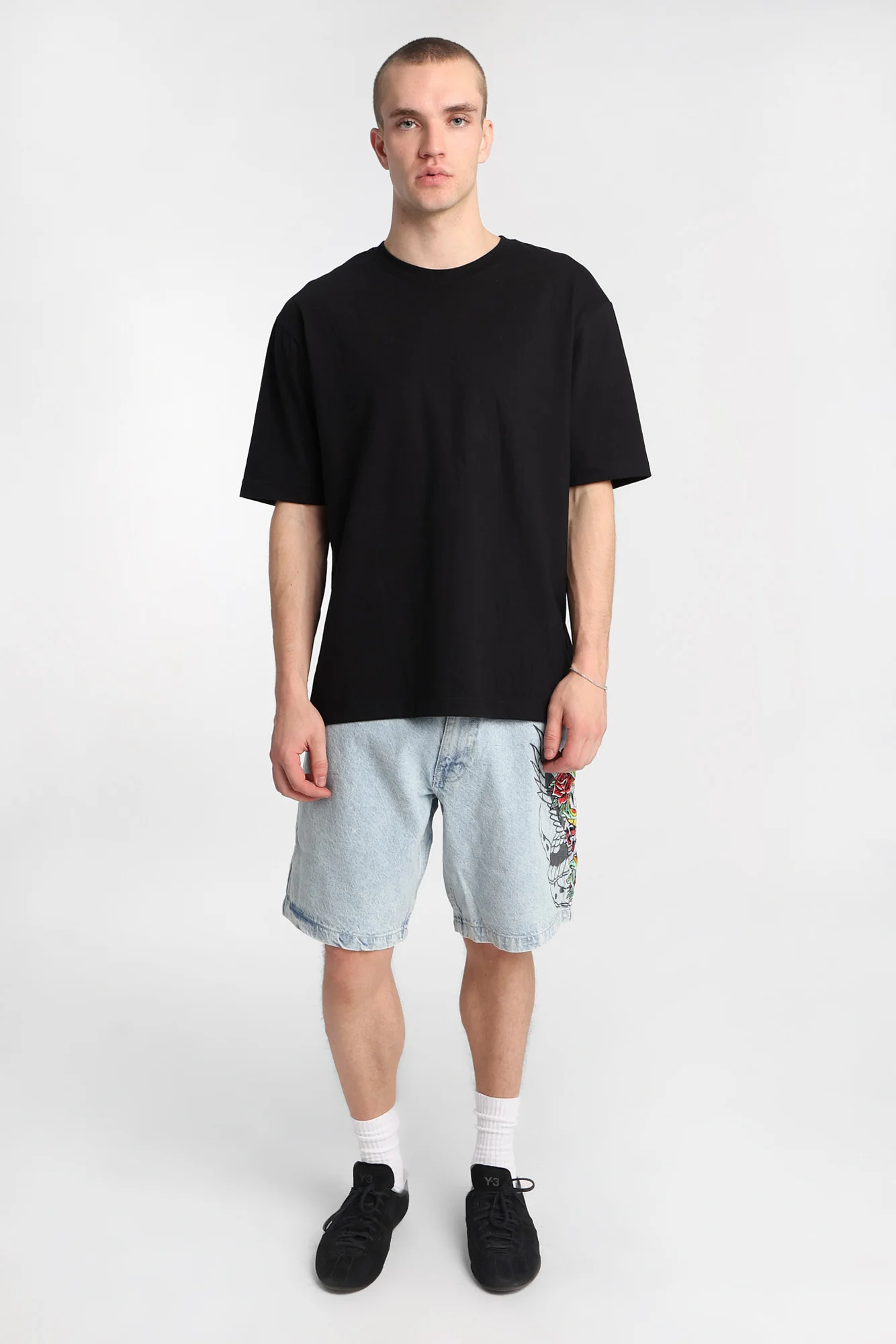 Loose Embroidered Denim Shorts - Image 4