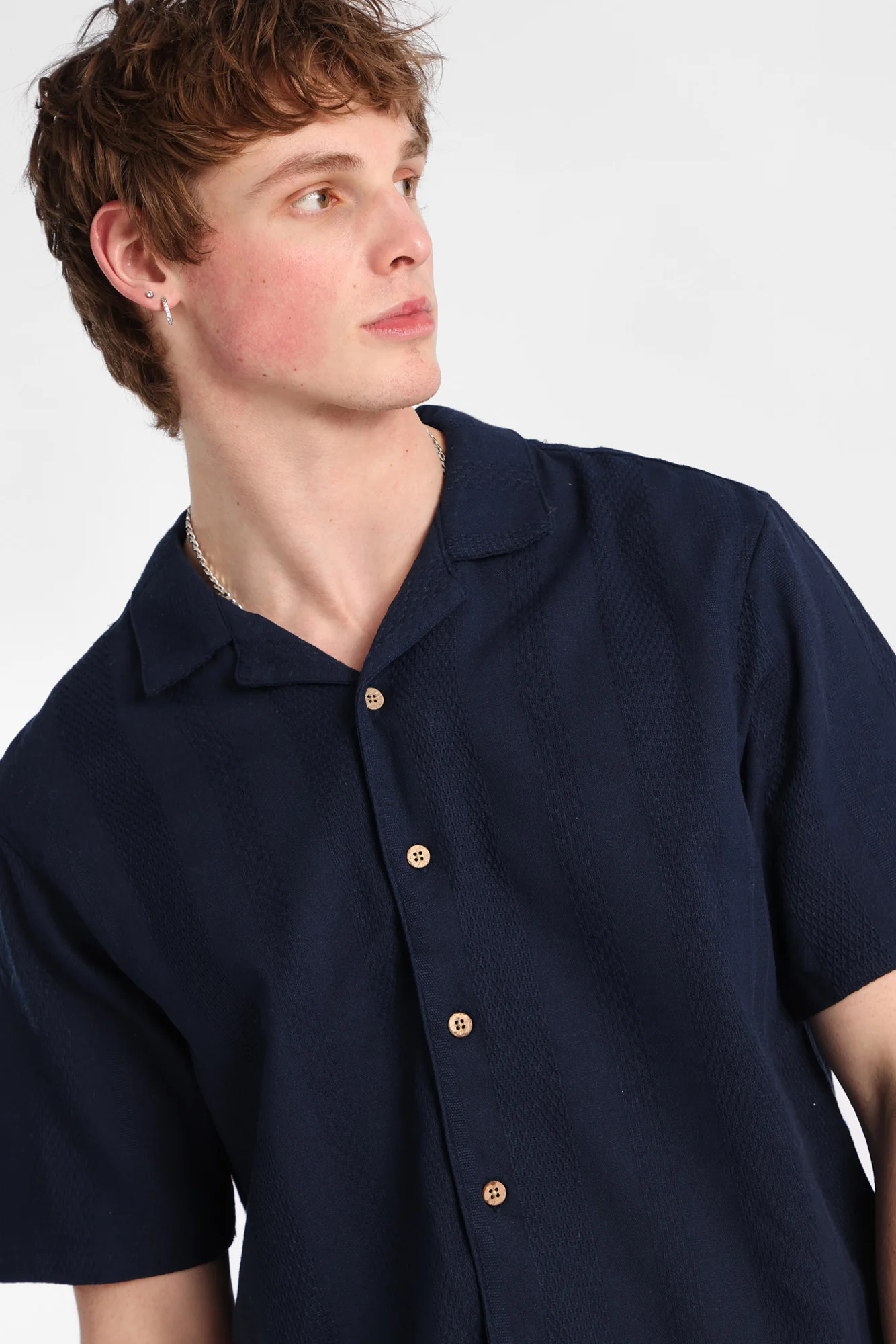 Chemise boutonnée texturée à rayures - Image 14