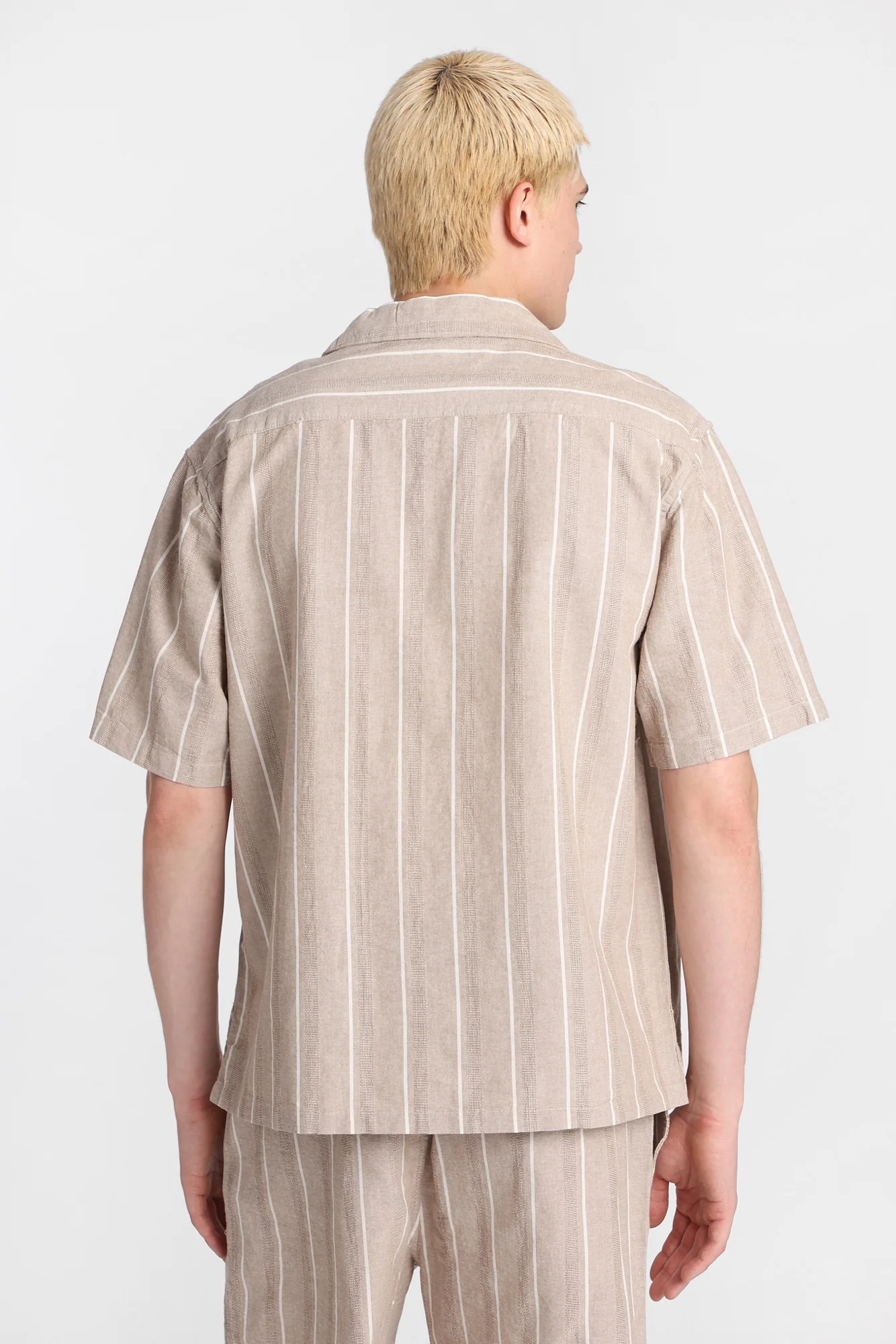 Chemise boutonnée à rayures texturées - Image 3