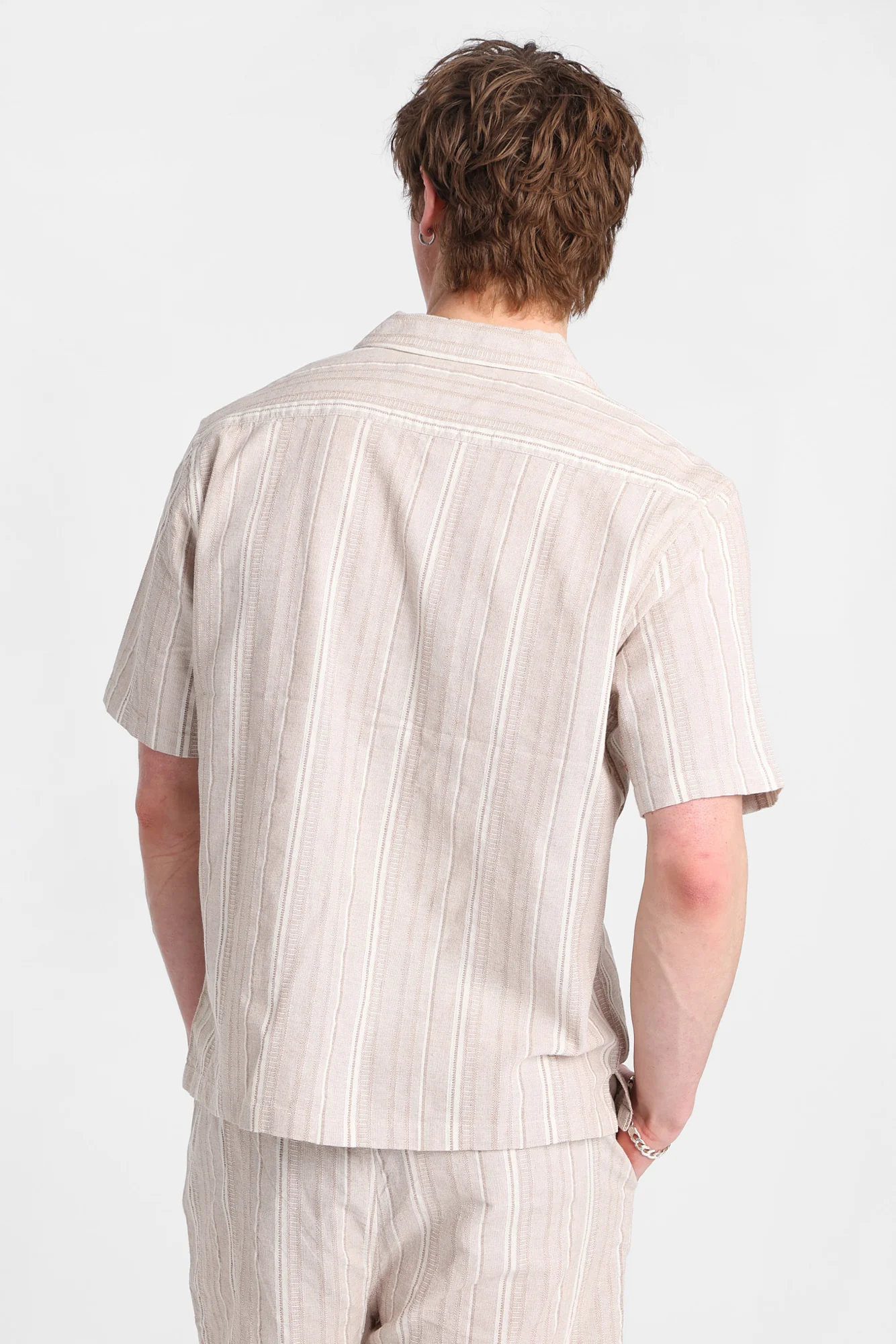 Chemise boutonnée texturée à rayures multiples - Image 3