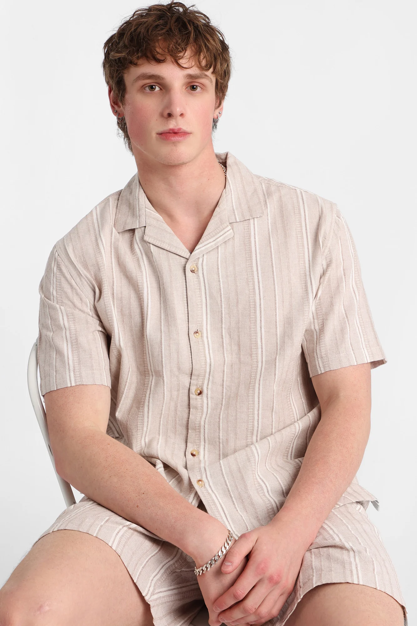 Chemise boutonnée texturée à rayures multiples - Image 5