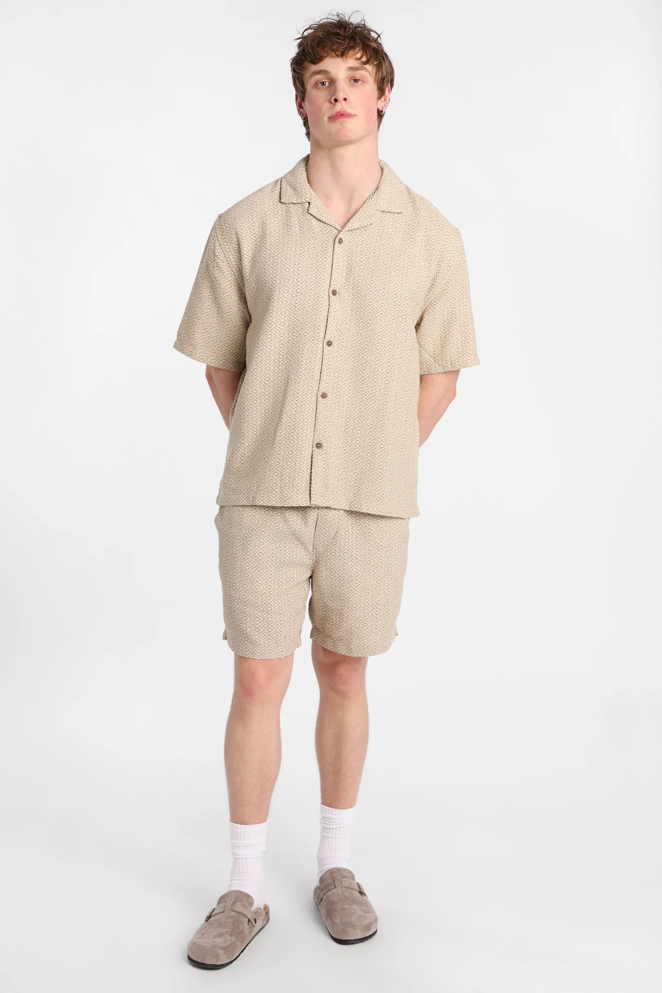 Chemise boutonnée texturée à motif géométrique - Image 4