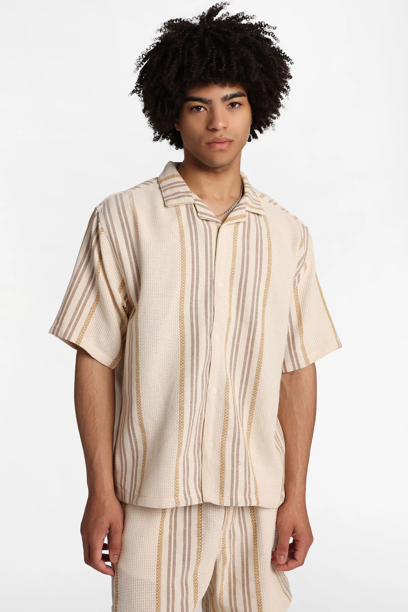 Chemise texturéee à manches courtes à rayures multicolores