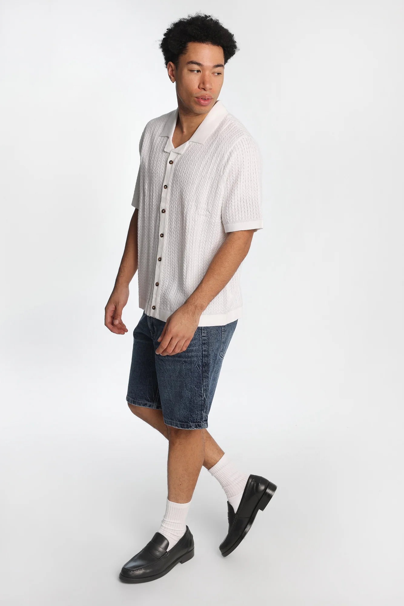 Chevron Short Sleeve Button-Up Shirt - Image 4