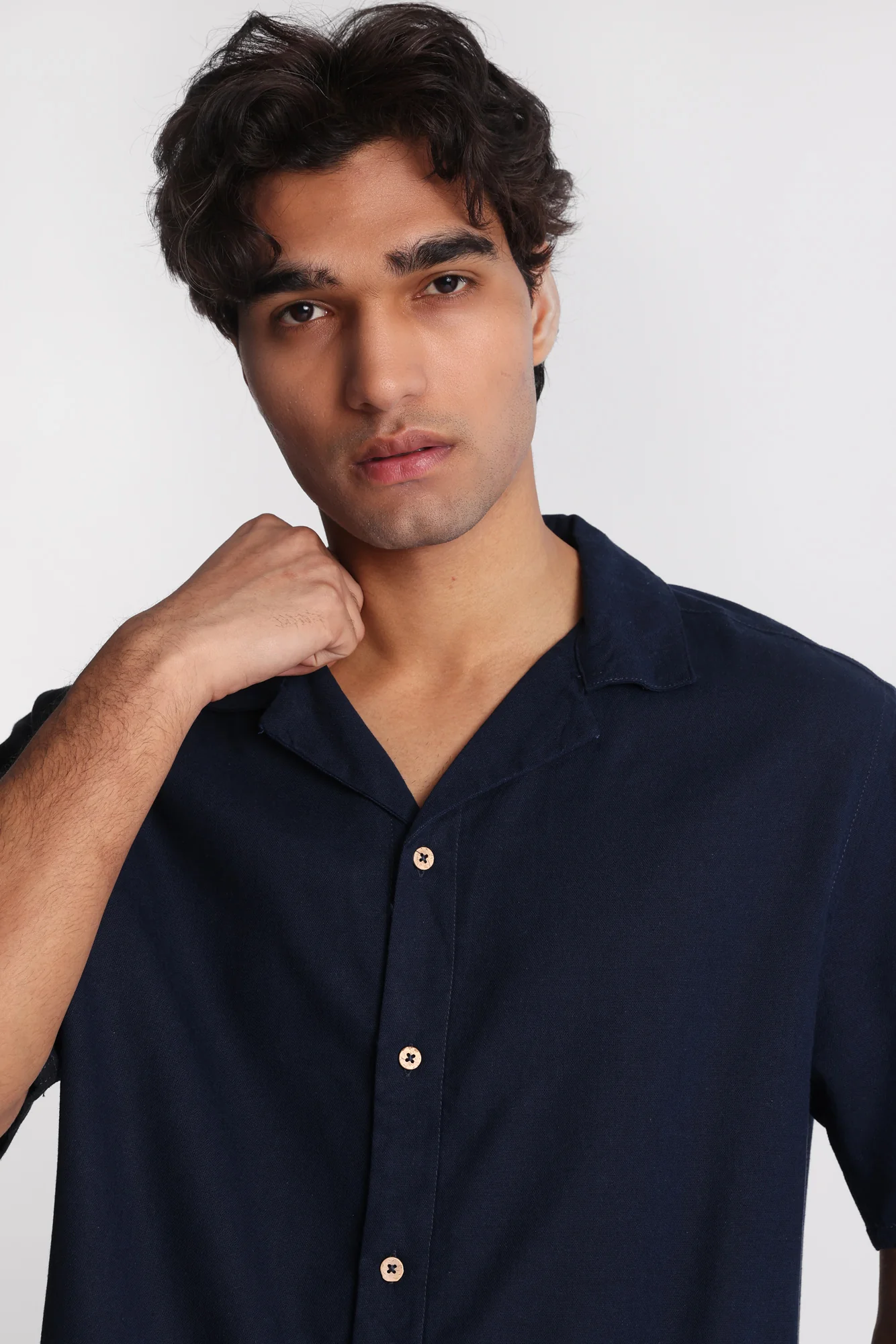 Chemise boutonnée en mélange de lin - Image 23