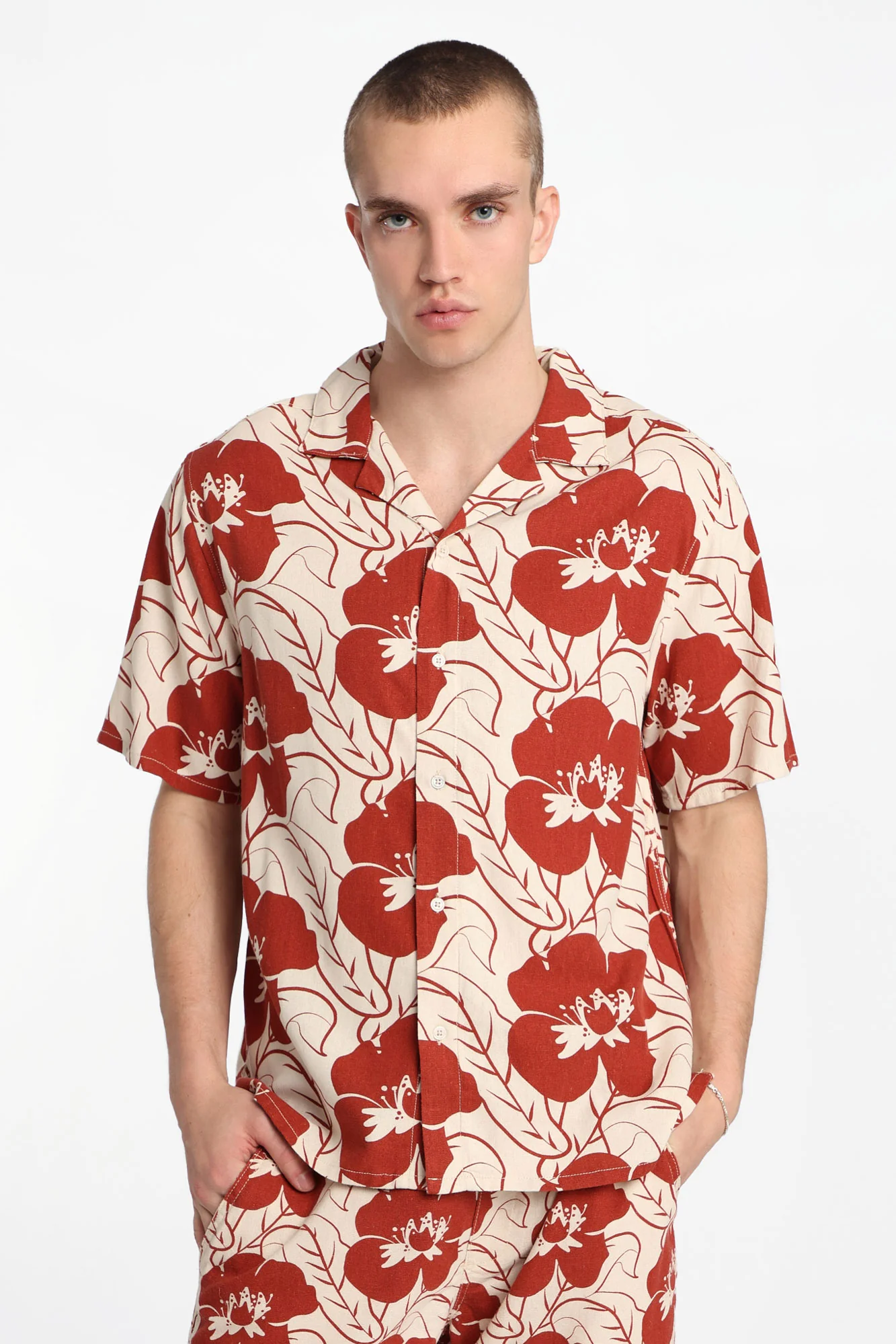 Chemise boutonnée à imprimé floral en mélange de lin - Image 5