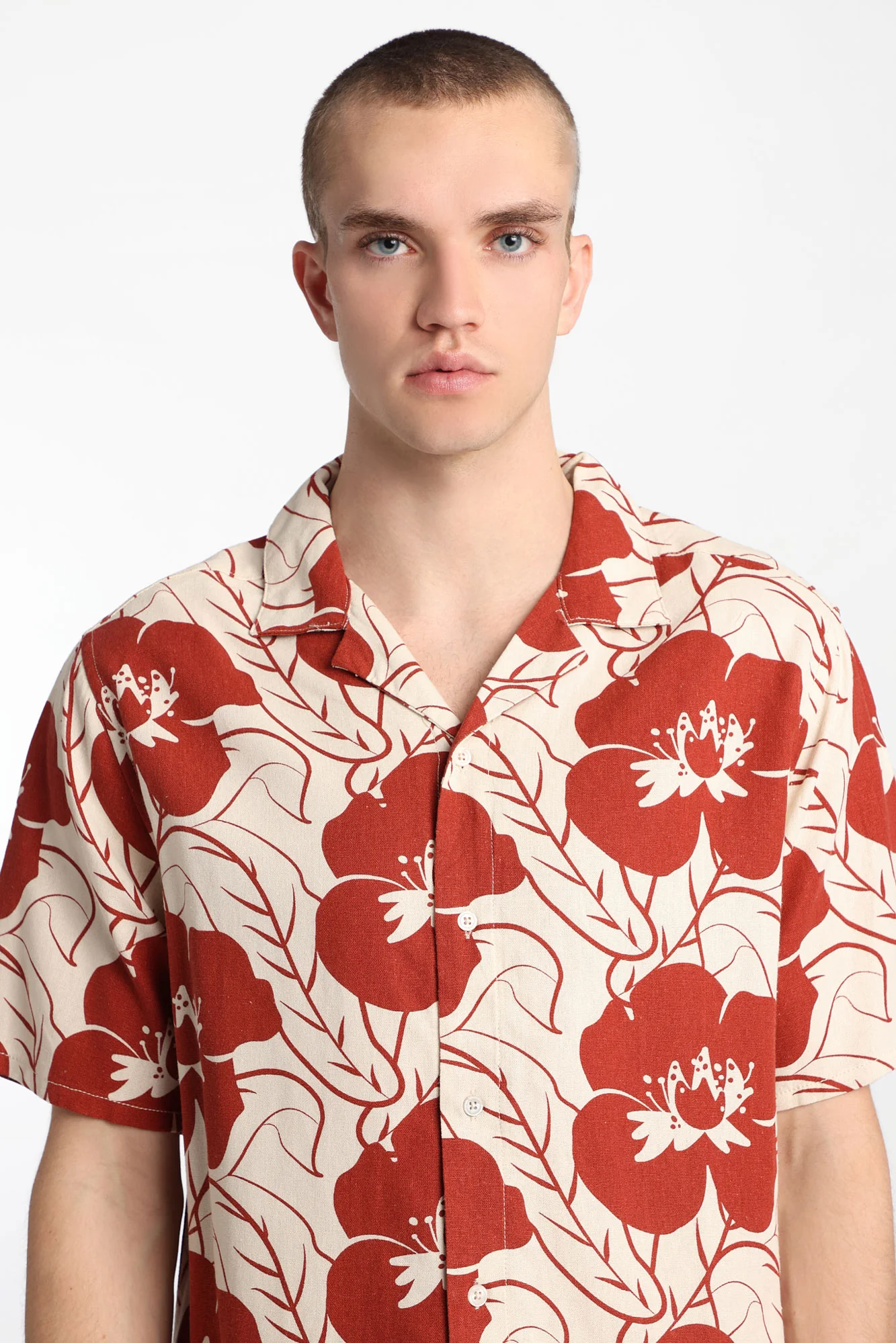 Chemise boutonnée à imprimé floral en mélange de lin - Image 6