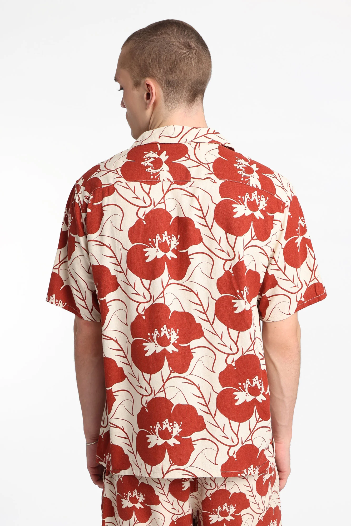 Chemise boutonnée à imprimé floral en mélange de lin - Image 7