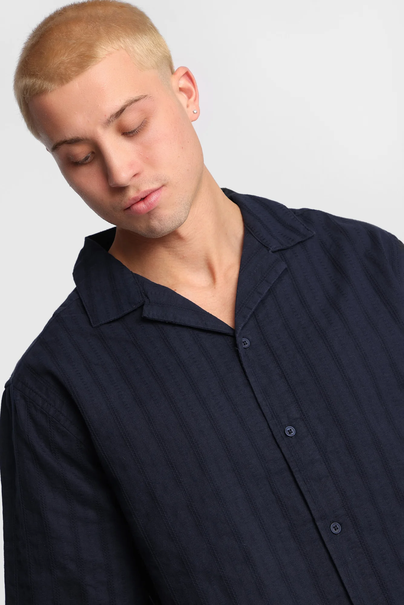 Textured Short Sleeve Button-Up Shirt - Image 10