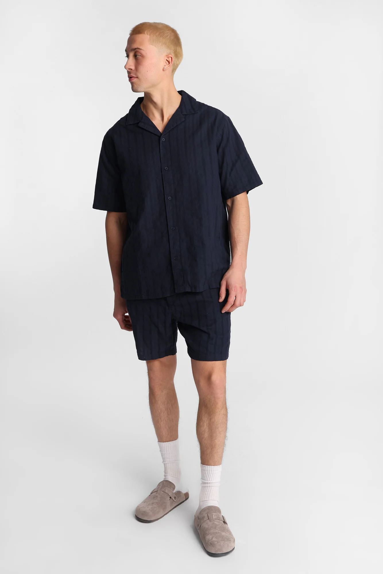 Textured Short Sleeve Button-Up Shirt - Image 12