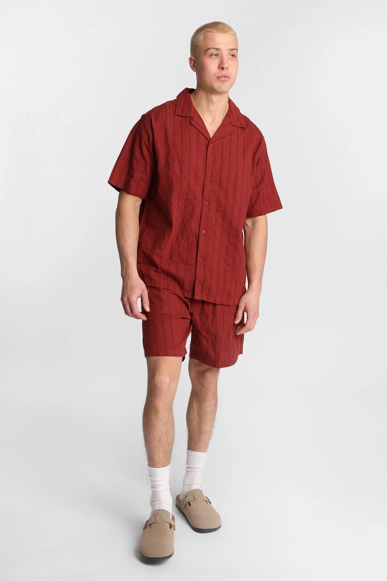 Textured Short Sleeve Button-Up Shirt - Image 16