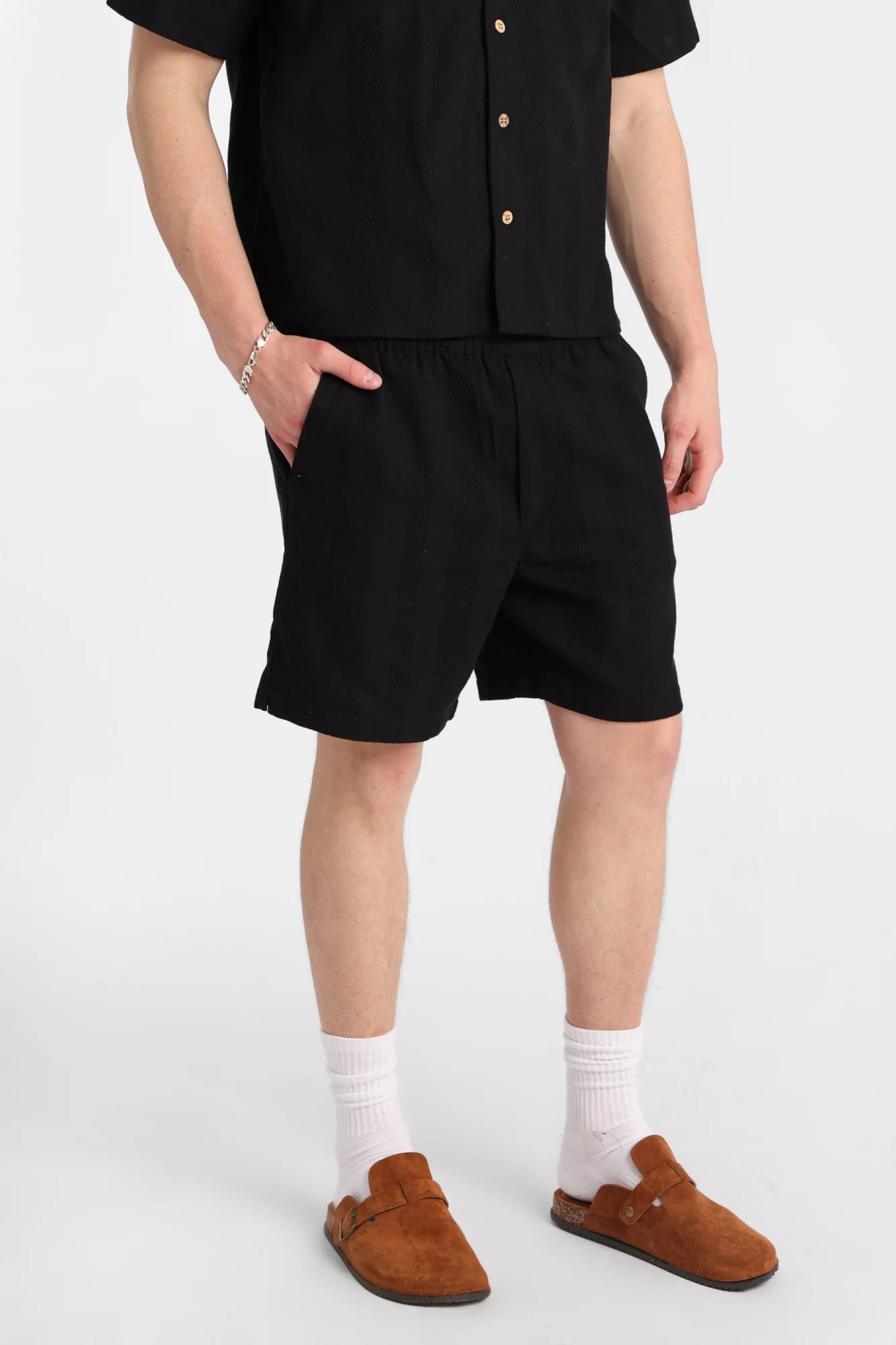 Textured Striped Shorts 7" - Image 2