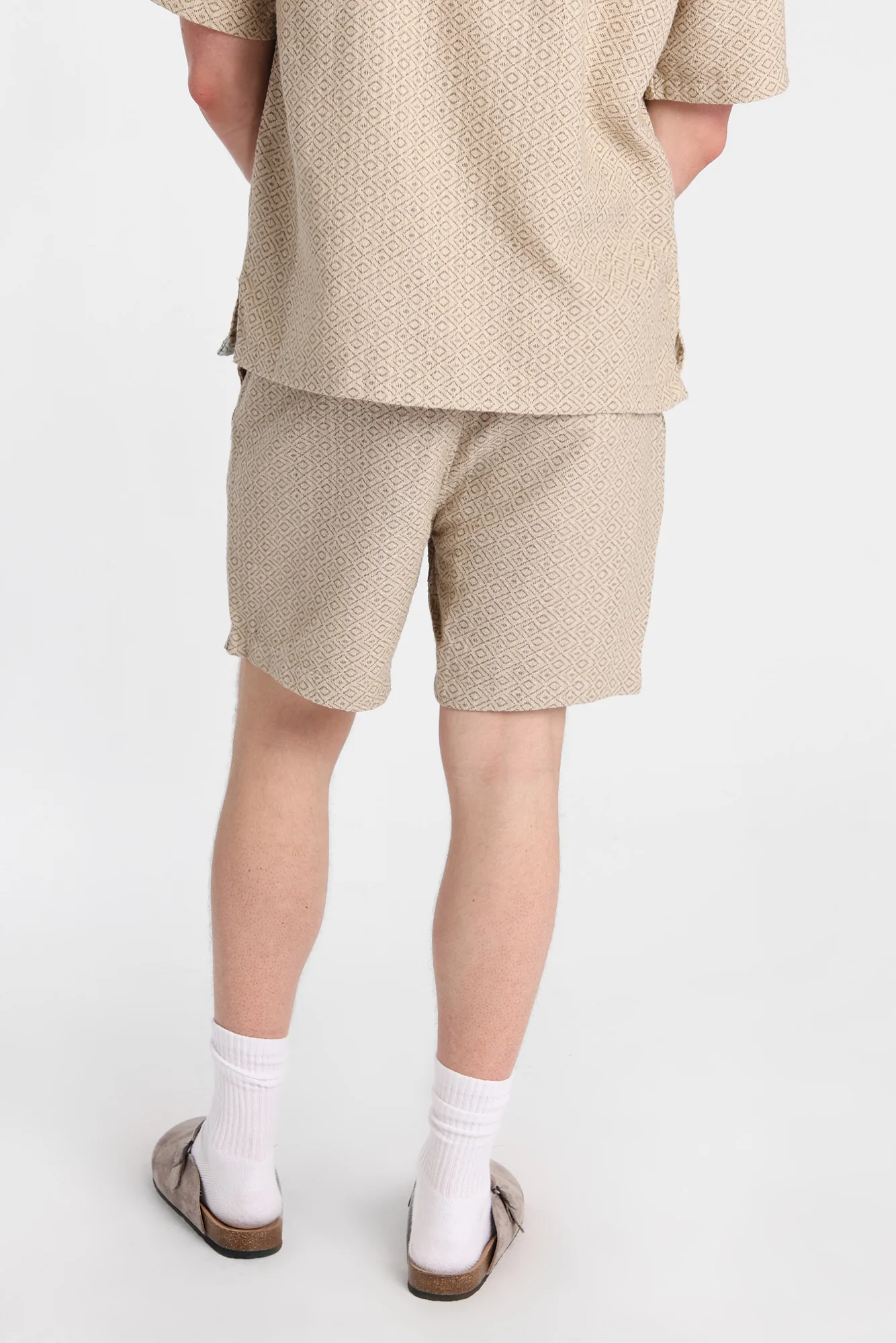Textured Geometric Shorts 7" - Image 3
