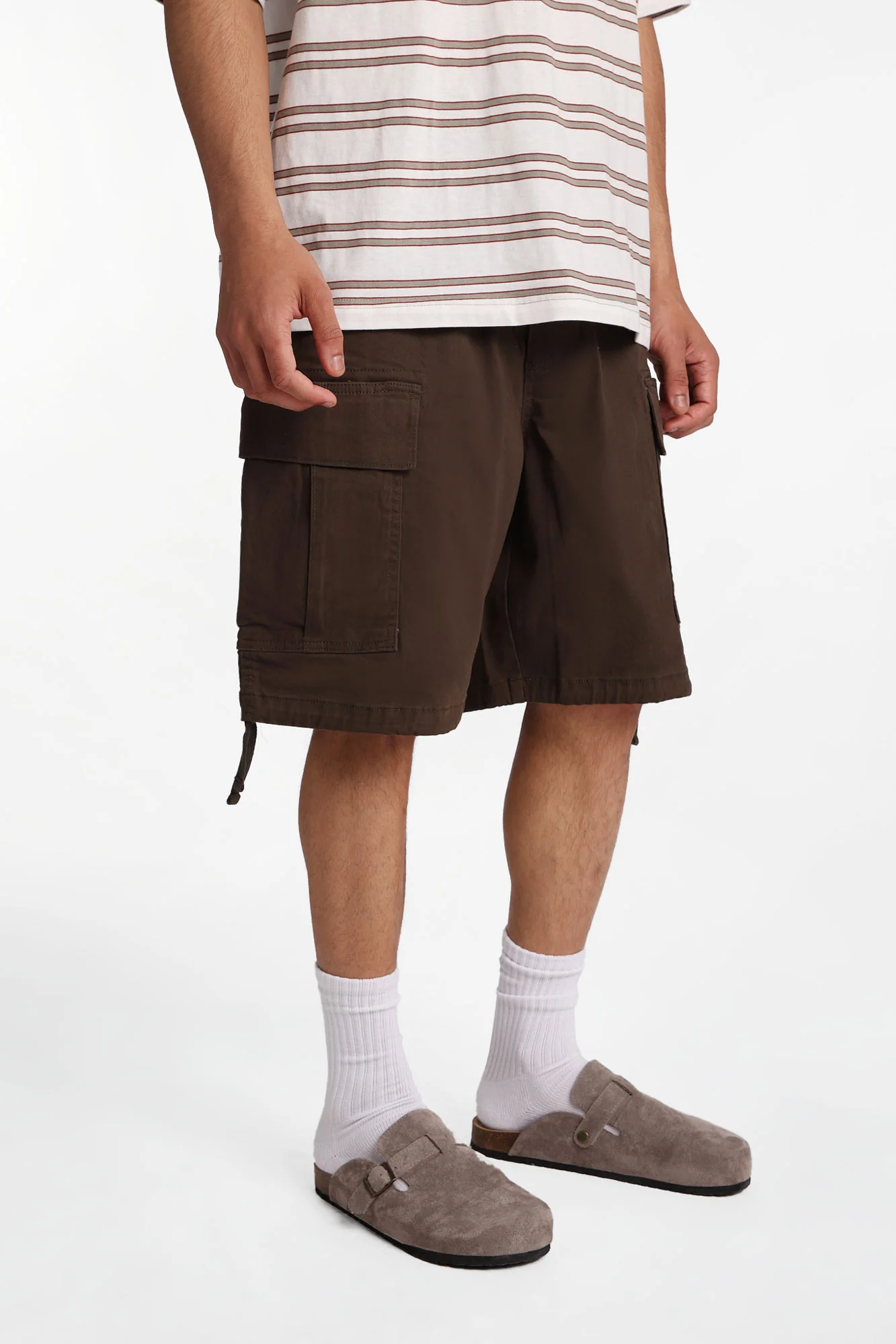 Short ample en sergé à multiples poches - Image 10