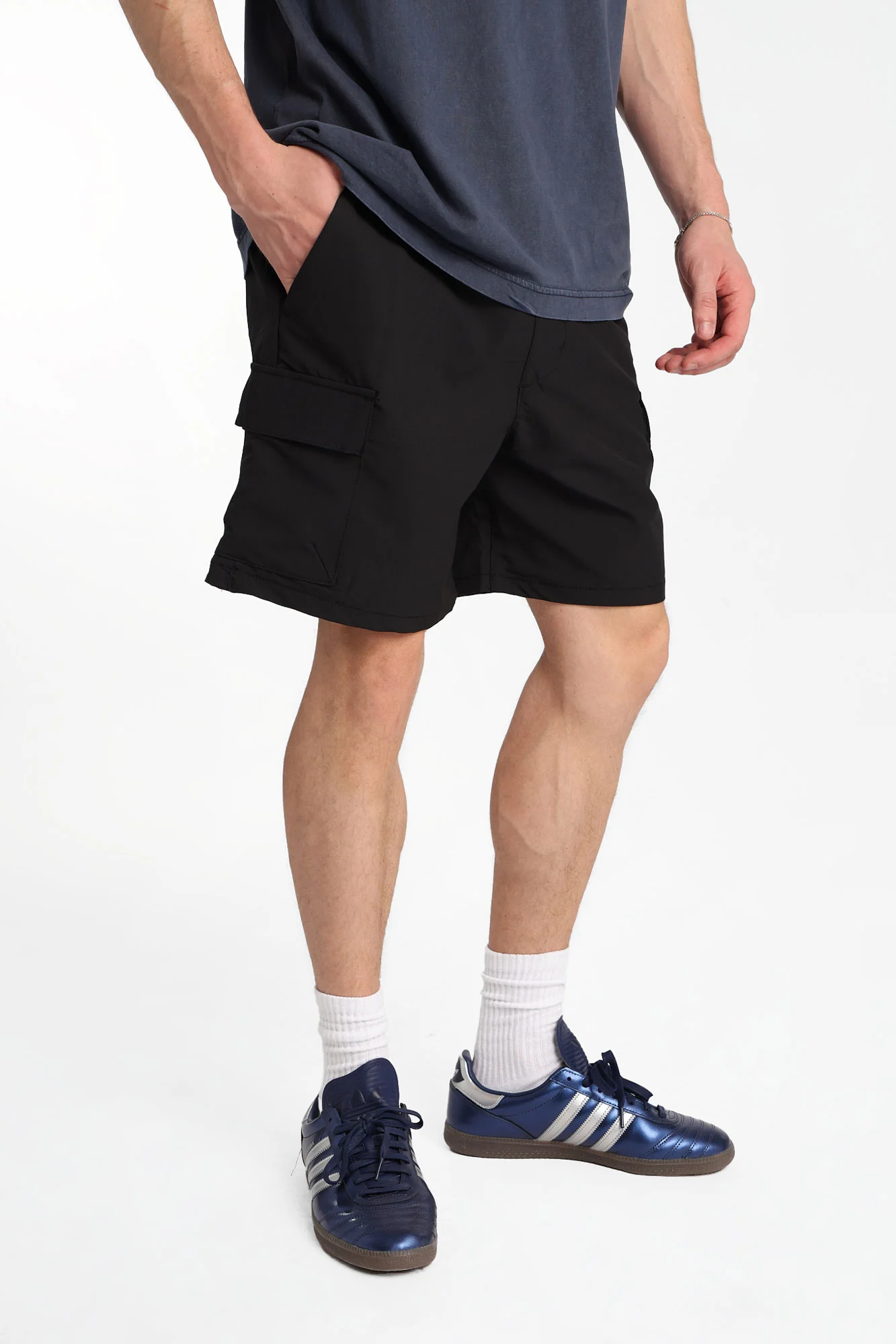 Traveler Cargo Shorts 7" - Image 2
