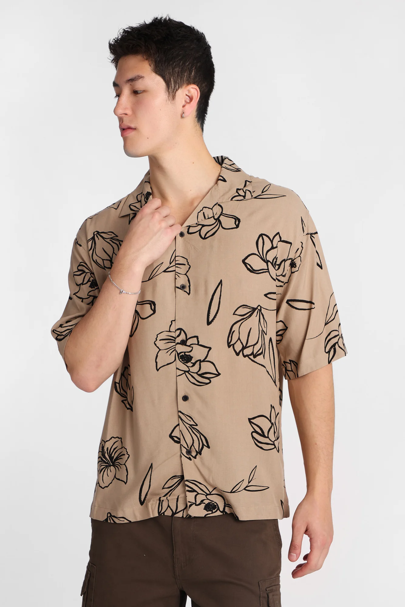 Chemise boutonnée à imprimé floral - Image 5