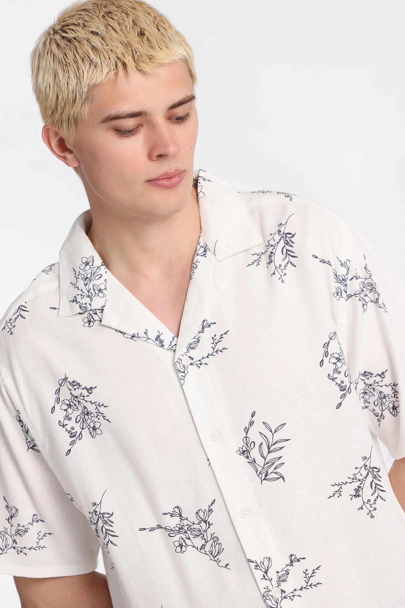 Floral Print Short Sleeve Button-Up Shirt - Image 6