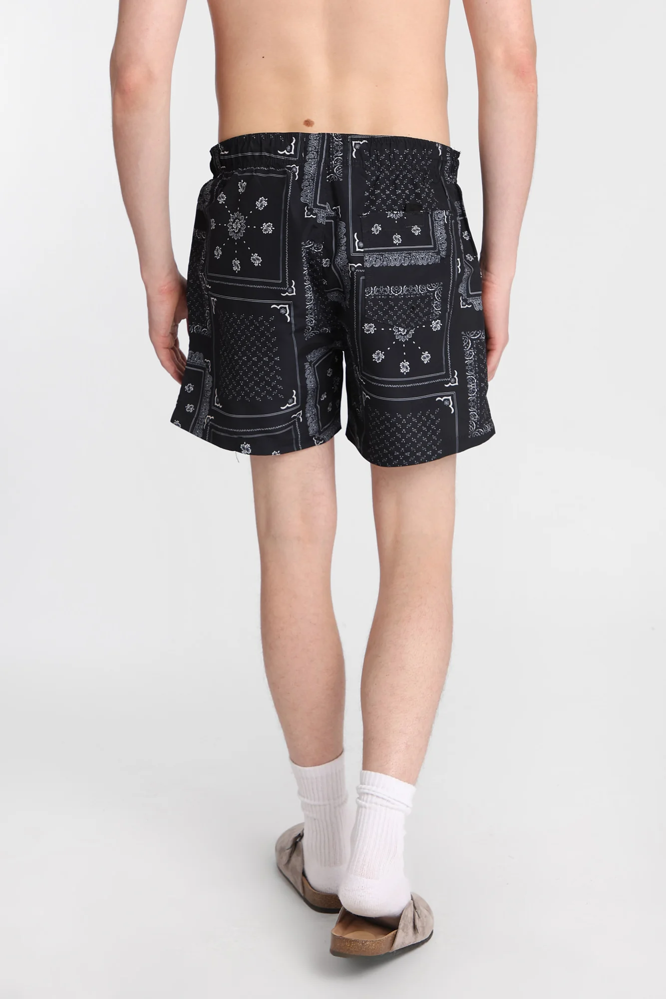 Short de bain à imprimé bandana 5,5 po - Image 3