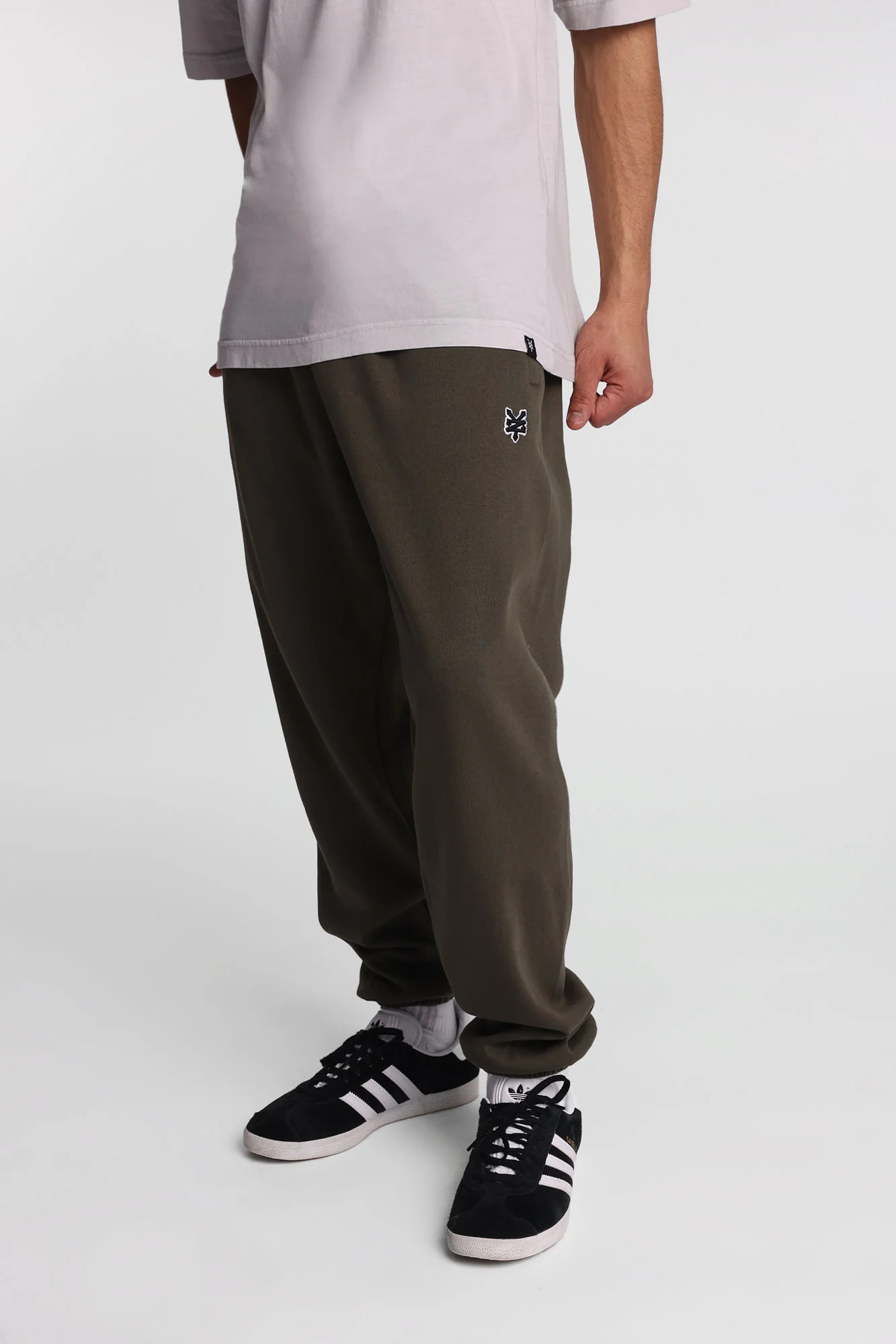 Zoo York Embroidered Logo Sweatpants - Image 17