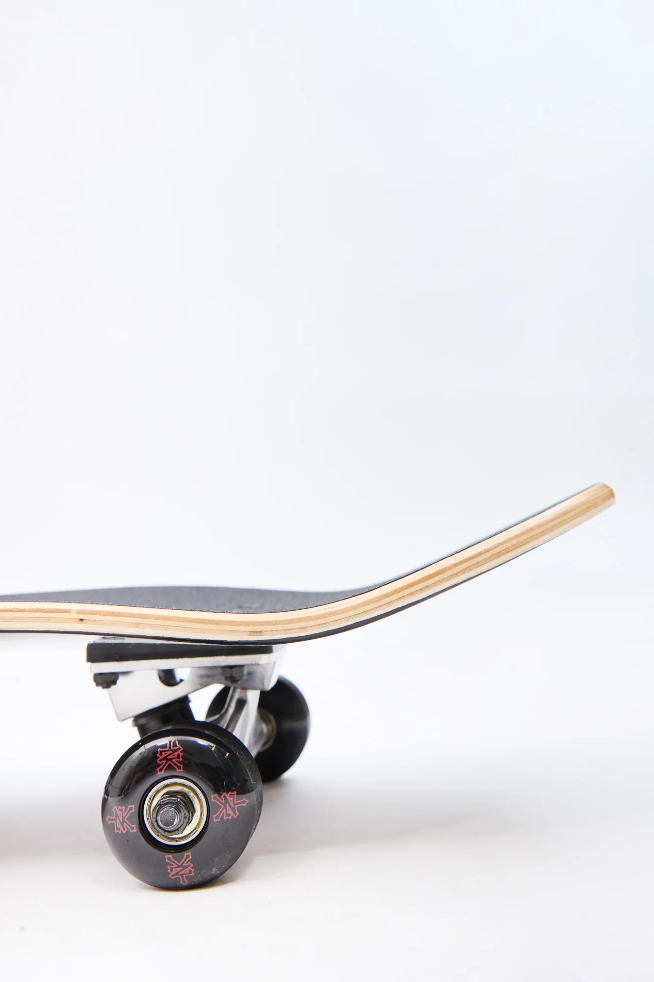 Zoo York Red Logo Skateboard 7.75" - Image 3
