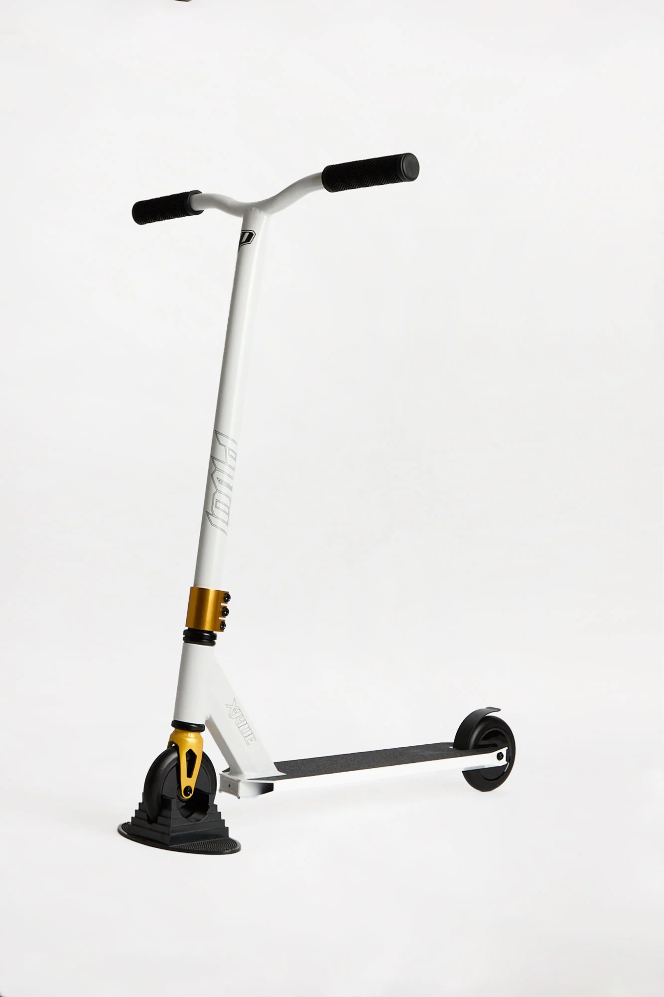 Pivot X-Ride White Scooter