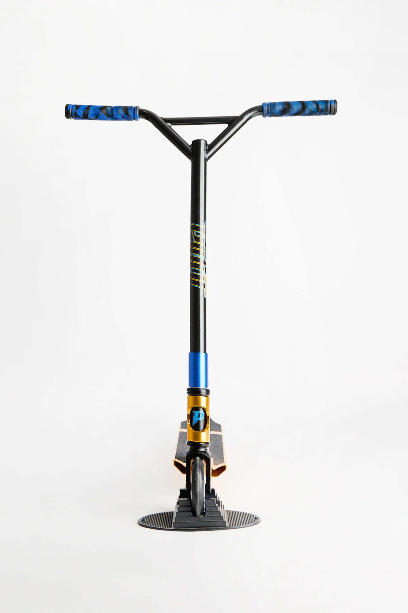 Pivot X-Park Gold & Blue Scooter - Image 3