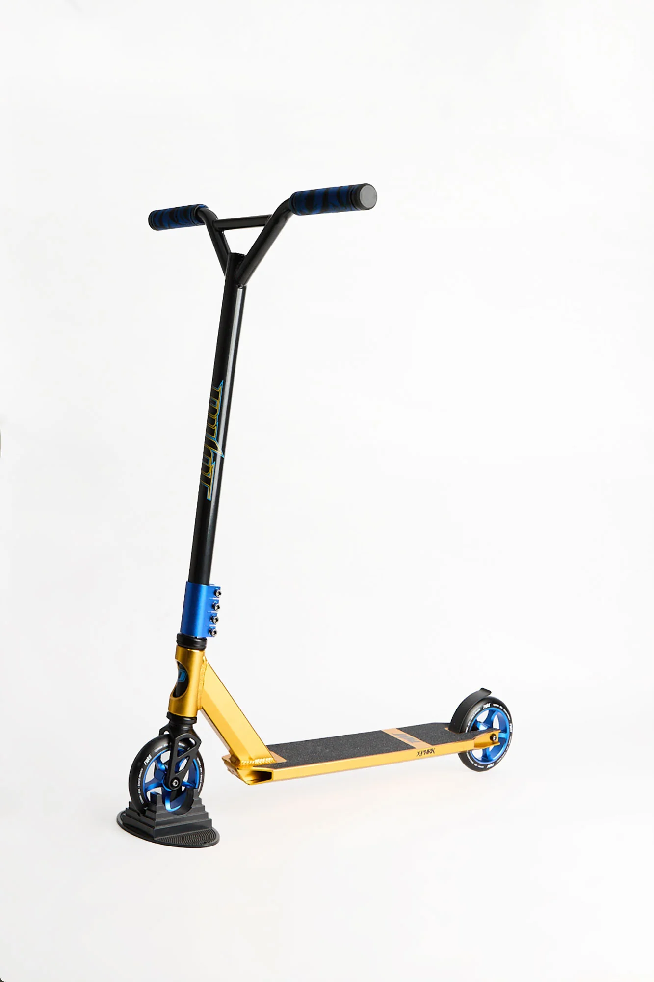 Trottinette Pivot X-Park dorée et bleue