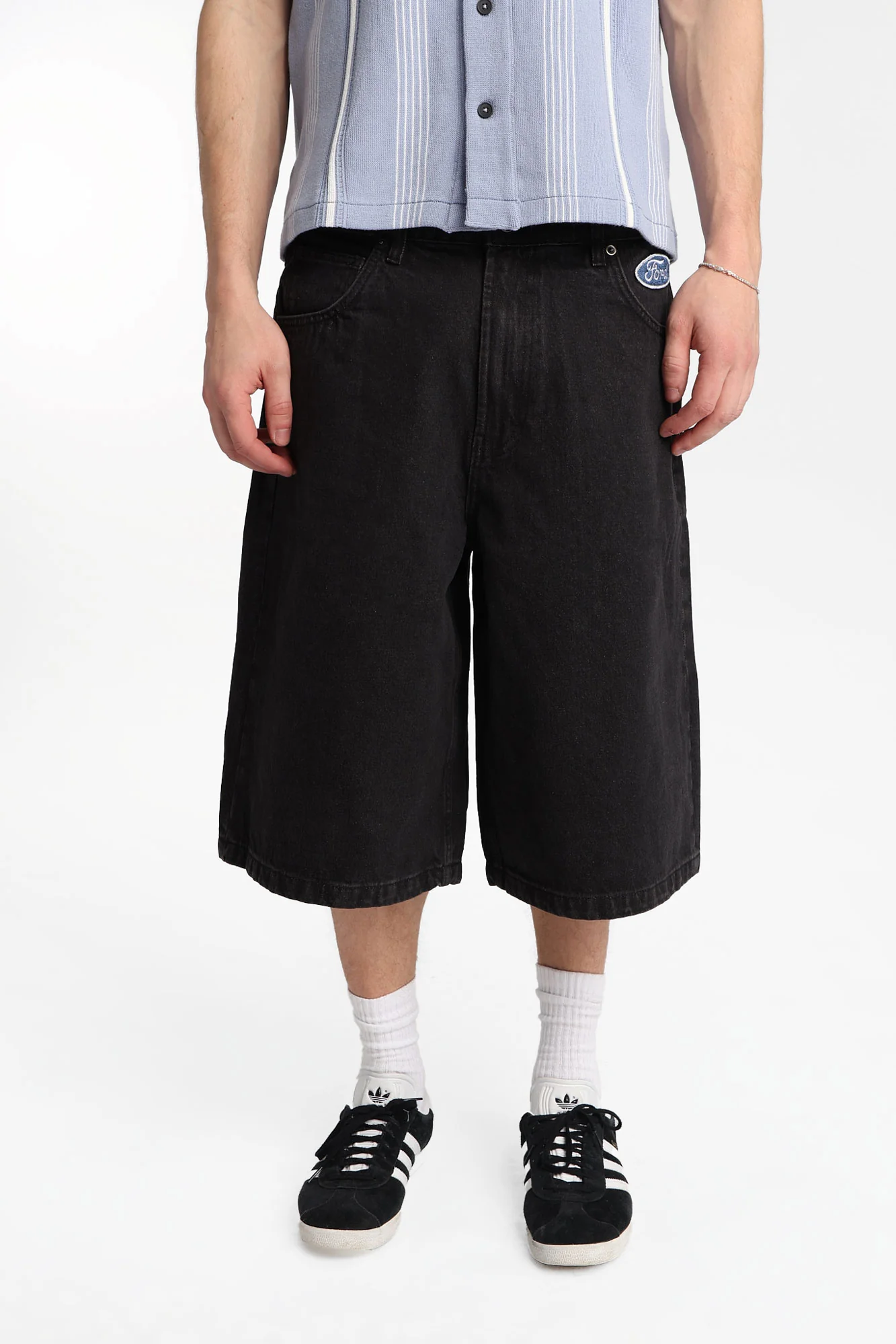 Short en jean ample à écusson logo Ford brodé - Image 2