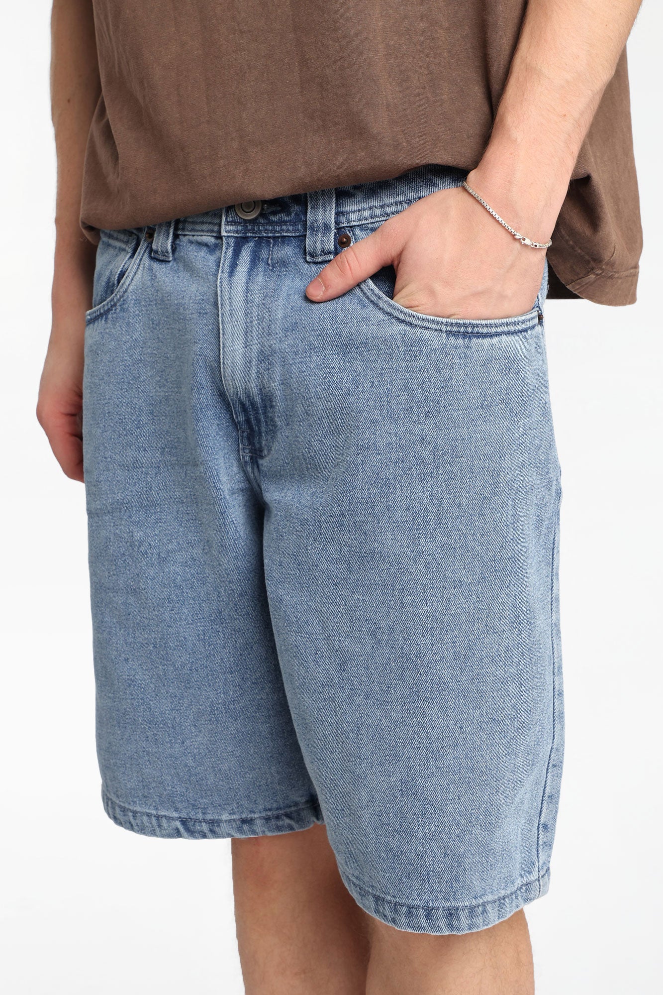 Short en denim ample à écusson Ford Motor Co. Detroit brodé - Image 2