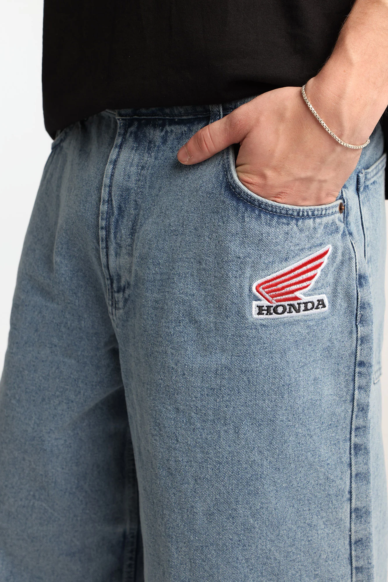 Short en jean ample à écusson Honda Racing brodé - Image 2