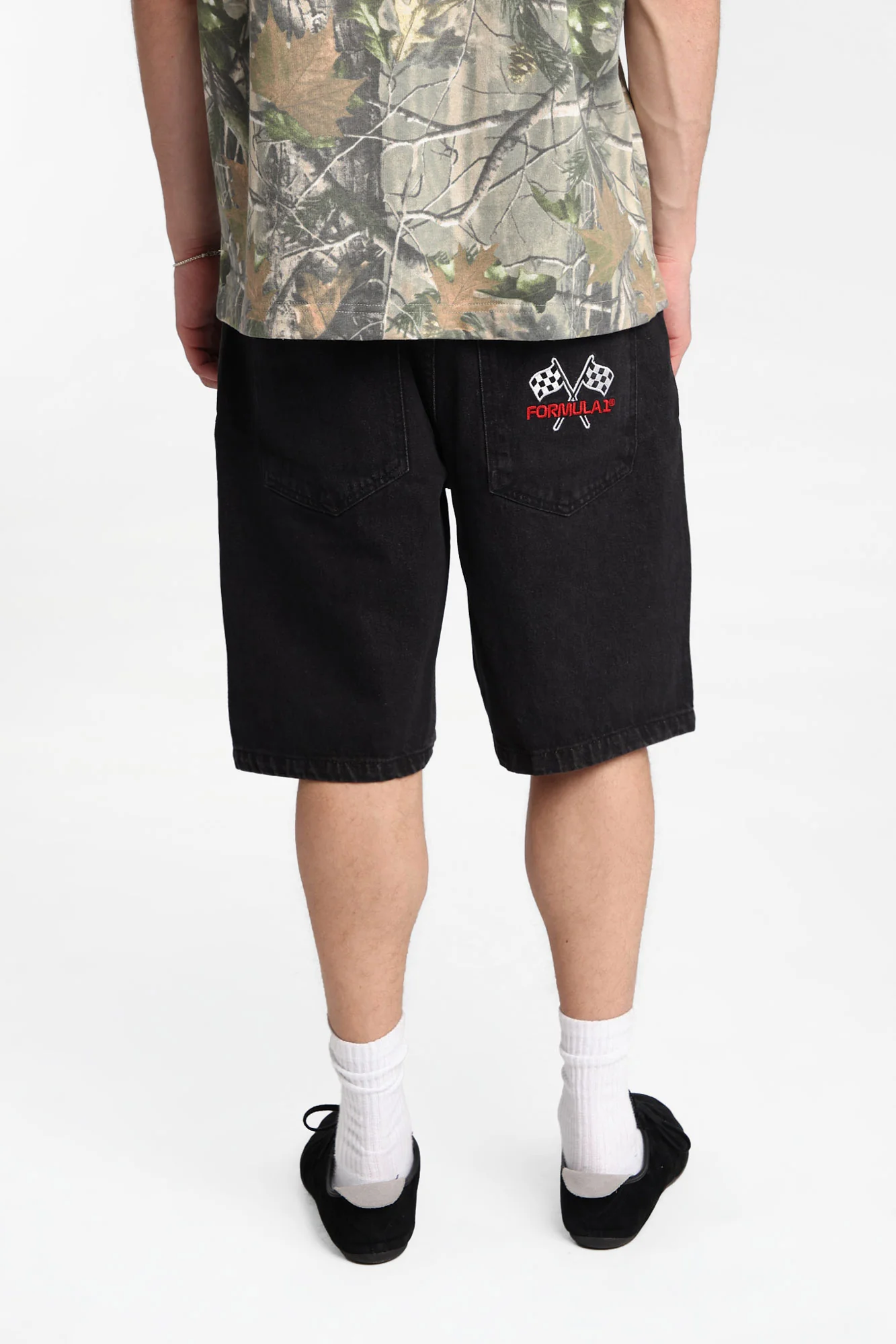 Short en denim ample F1 brodé - Image 2
