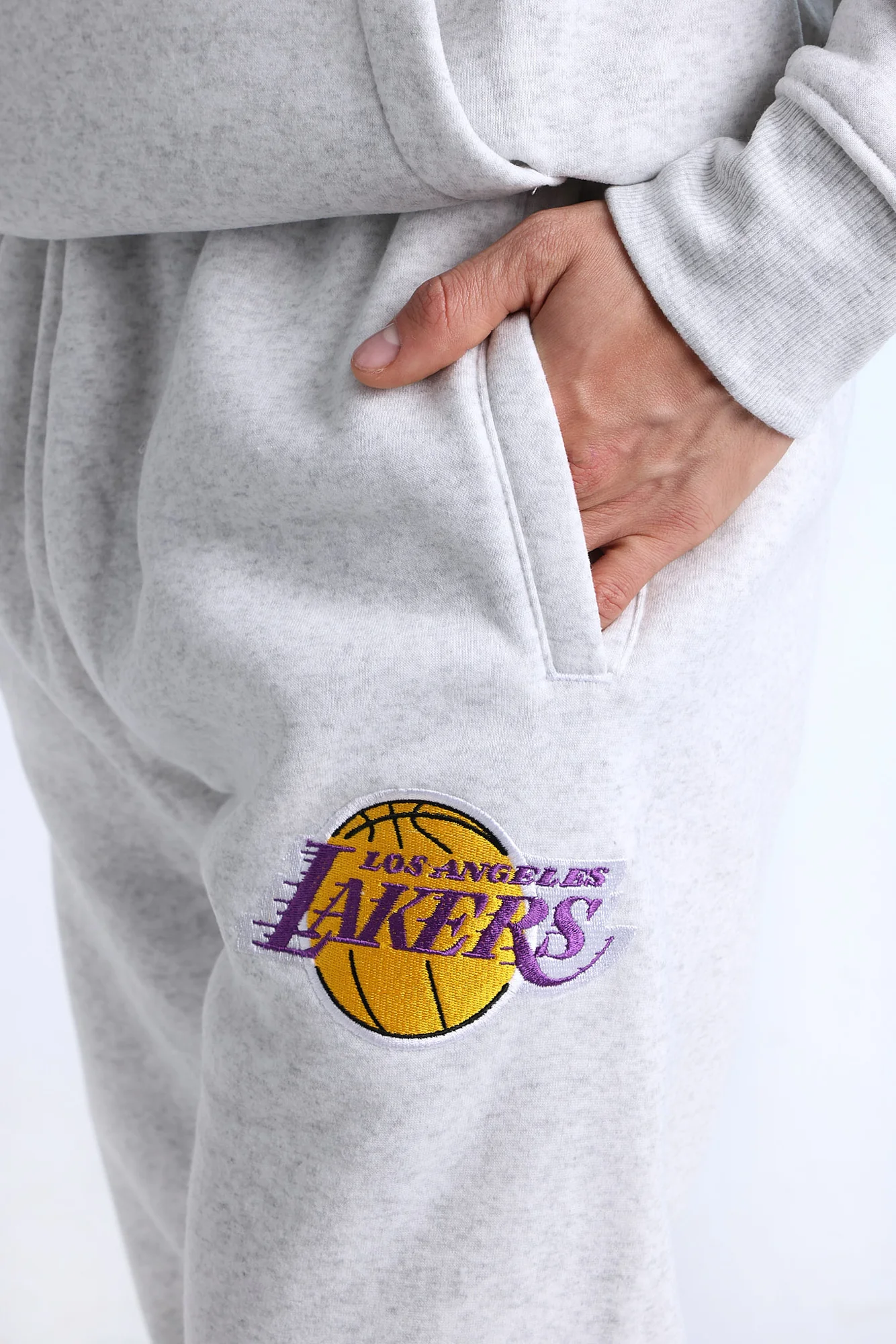 Jogger en molleton brodé LA Lakers - Image 2