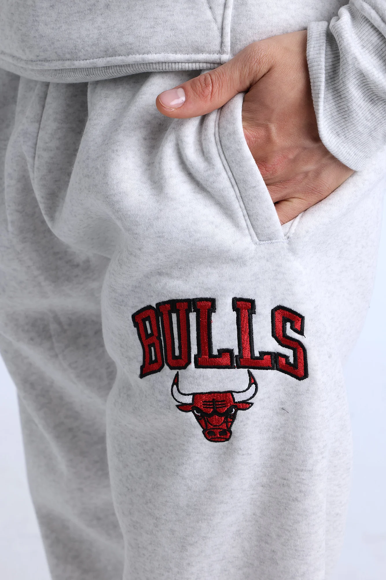Chicago Bulls Embroidered Sweatpants - Image 2