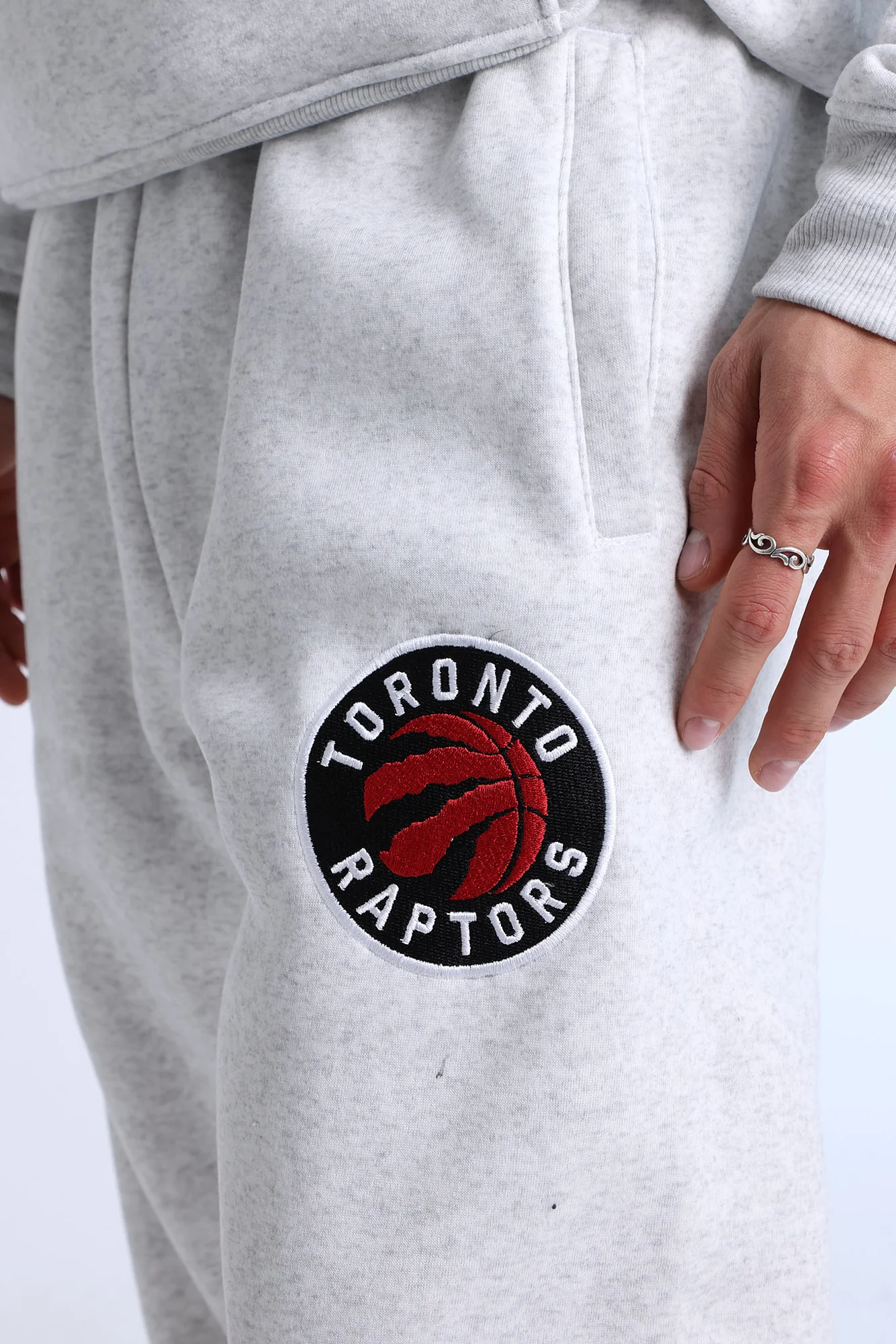 Jogger en molleton brodé Toronto Raptors - Image 2
