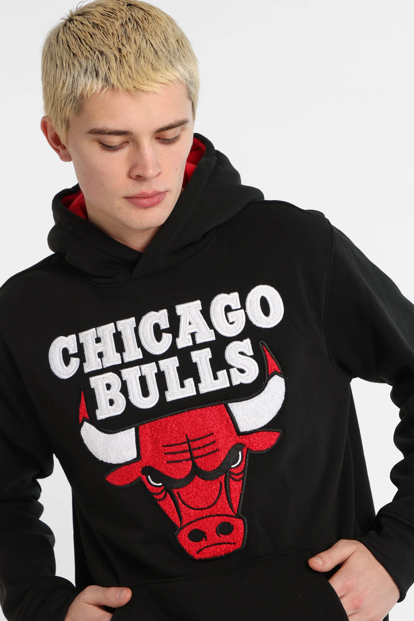 Haut à capuchon à contraste logo chenille Chicago Bulls - Image 2