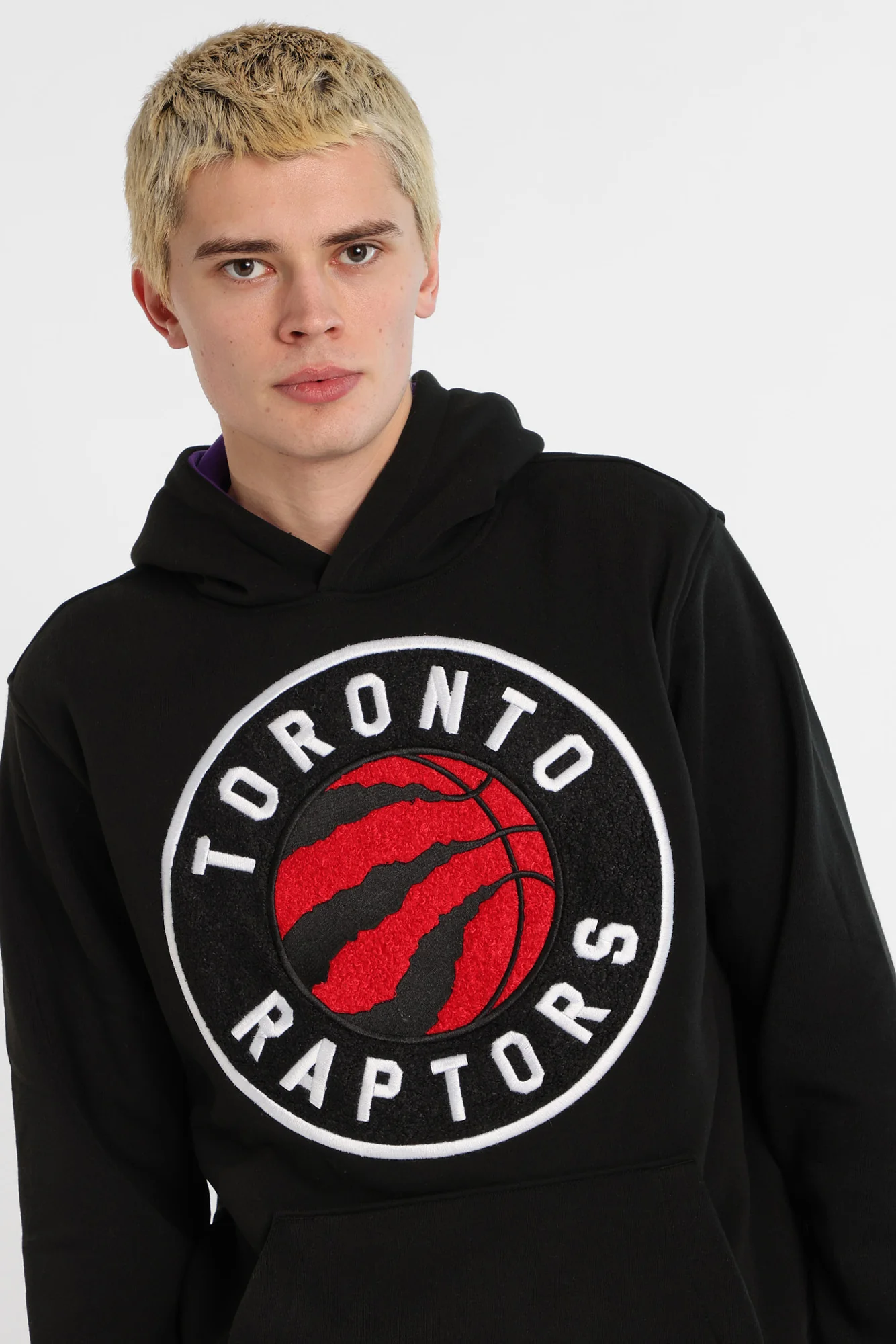 Haut à capuchon à contraste logo chenille Toronto Raptors - Image 2