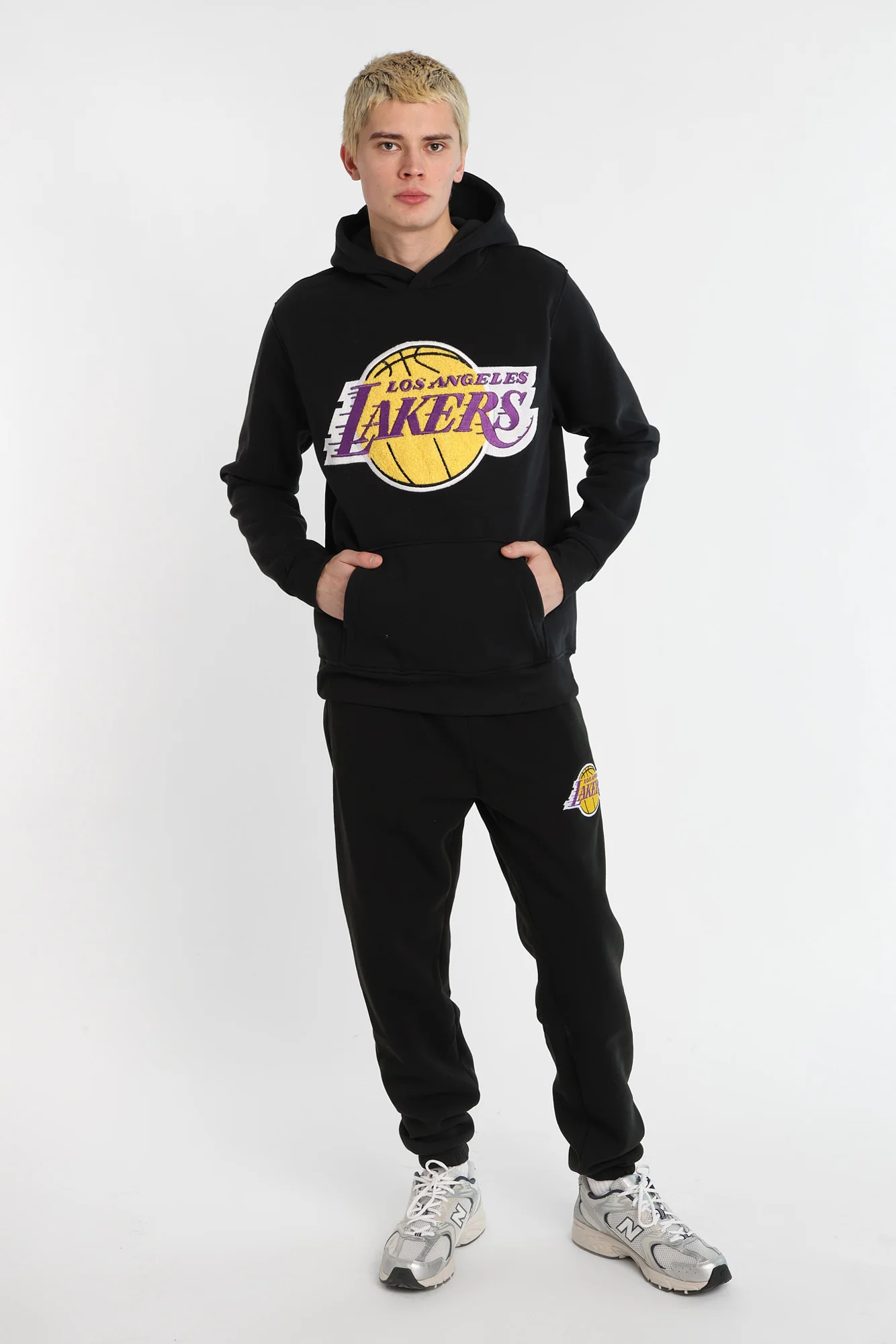 Los Angeles Lakers Chenille Logo Hoodie - Image 4