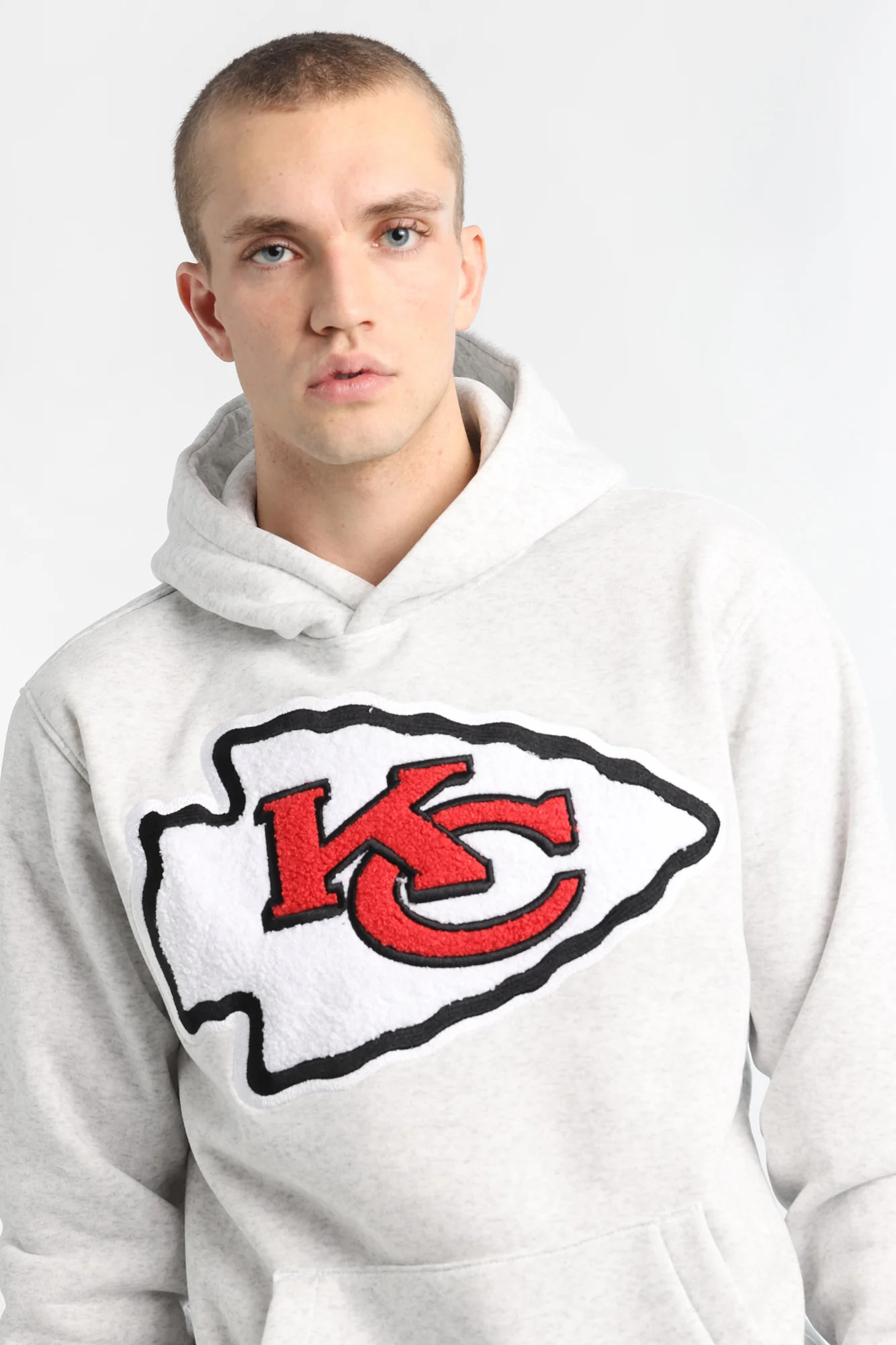 Kansas City Chiefs Chenille Logo Hoodie - Image 2