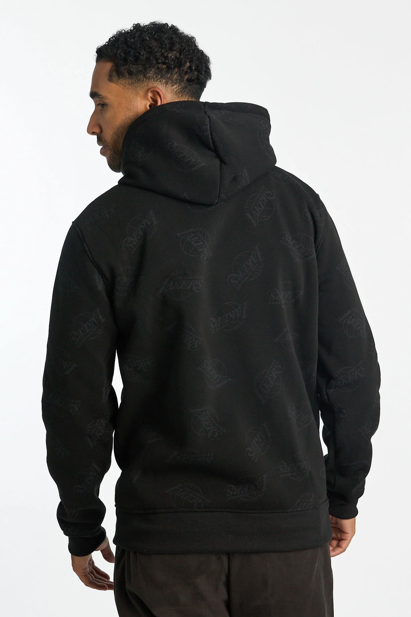 Haut à capuchon imprimé ton sur ton et logo chenille LA Lakers homme - Image 3