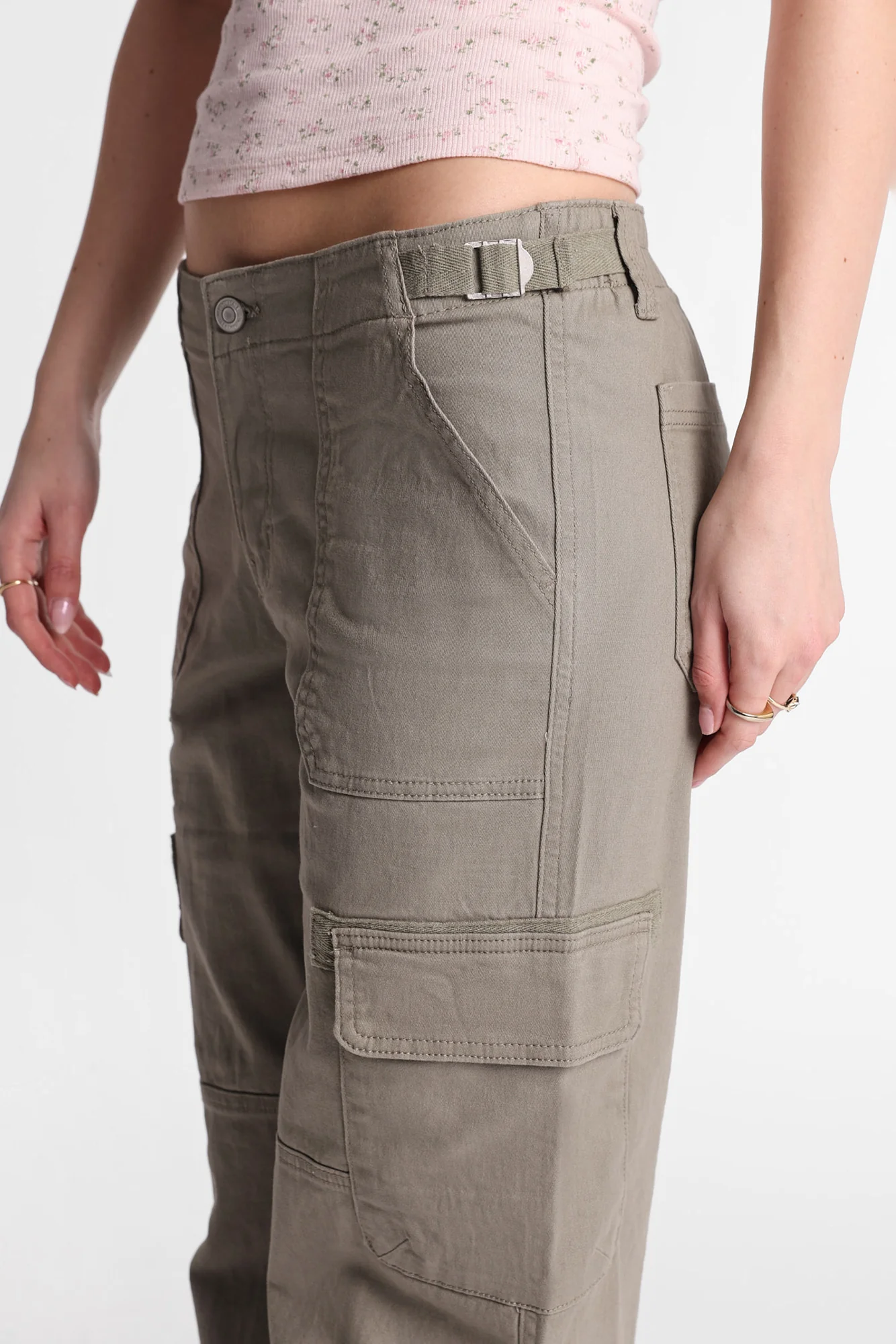 AERO Low Rise Baggy Cargo Twill Pants - Image 12
