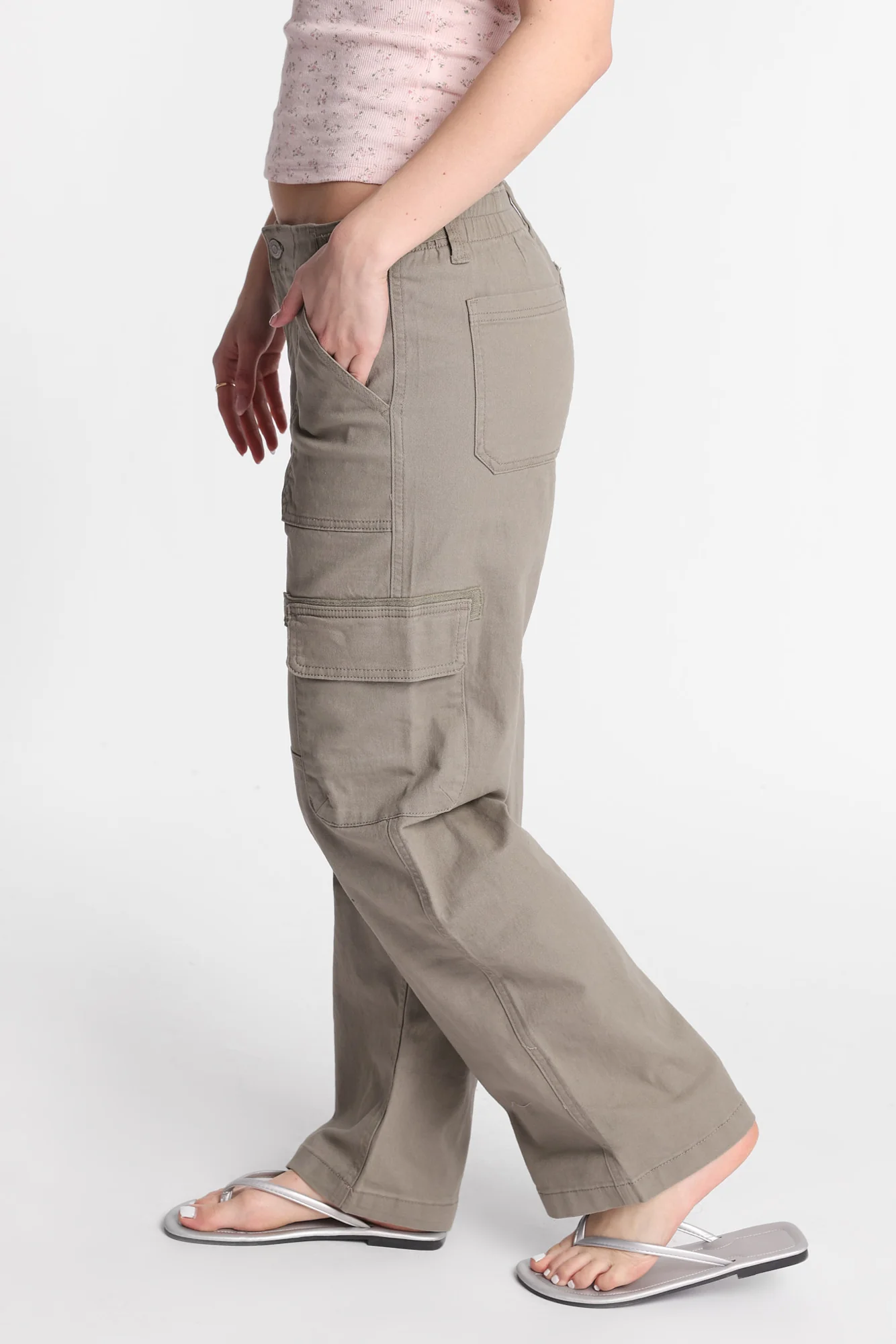 AERO Low Rise Baggy Cargo Twill Pants - Image 15