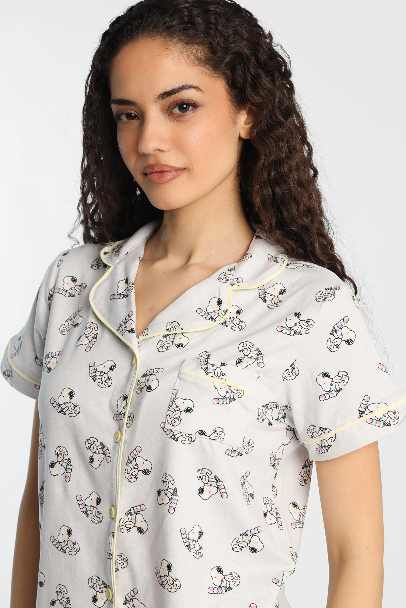 Ensemble chemise et short pyjama imprimé de crème glacée Snoopy Peanuts - Image 2